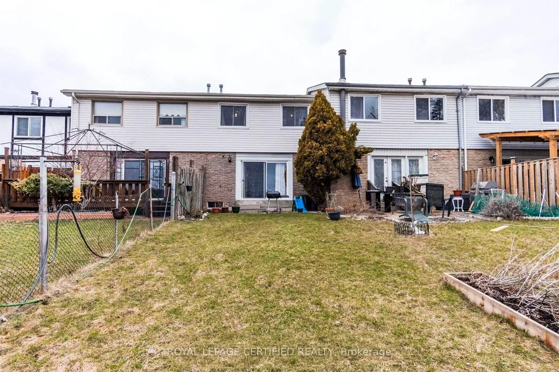 Photo 4 of 29 Greene Drive, Brampton, Madoc — HOMEH