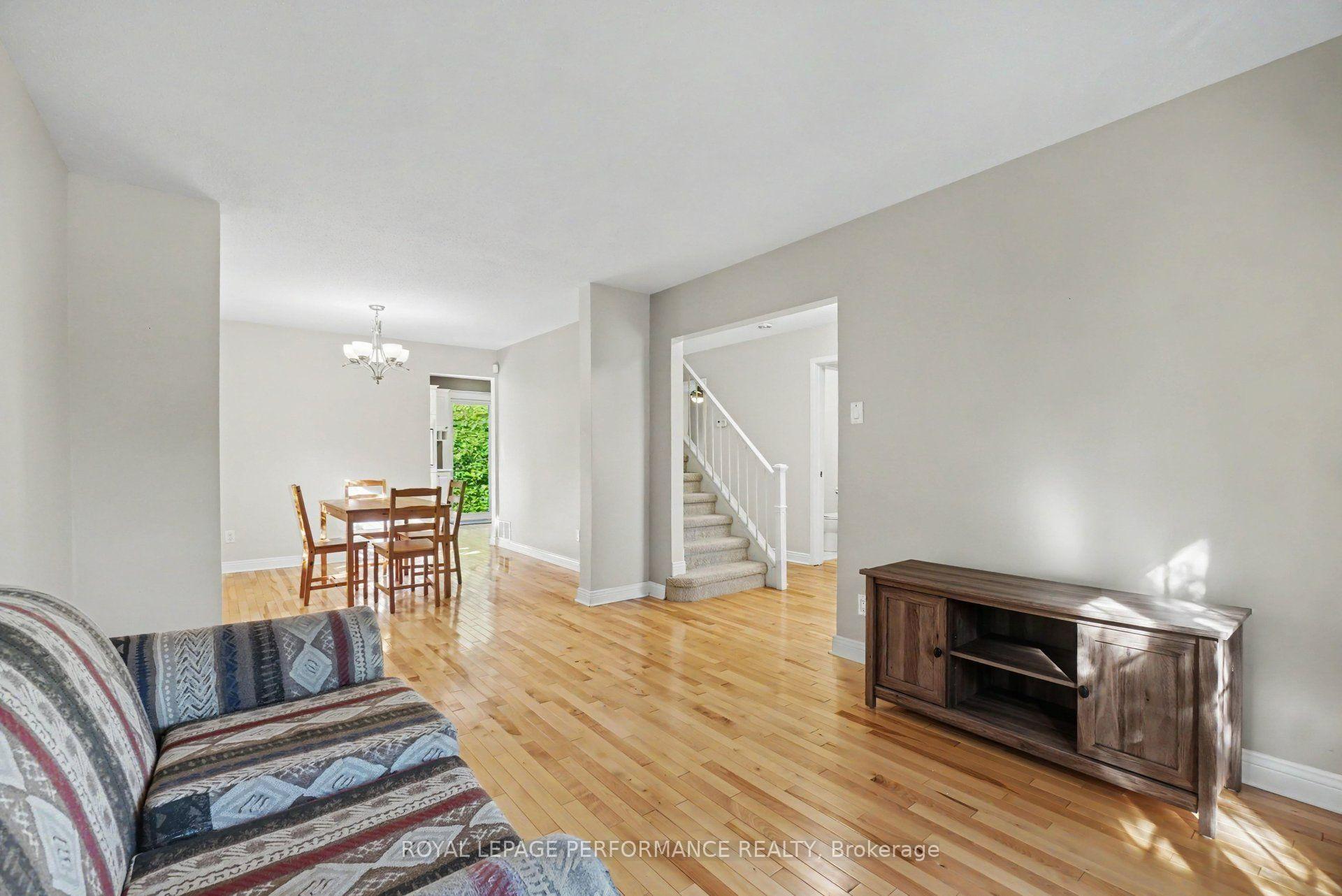 Photo 5 of 1466 Prestone Drive, Ottawa, Bilberry Creek/Queenswood Heights — HOMEH
