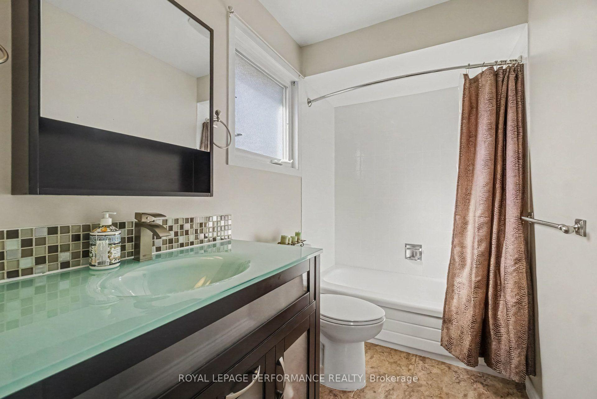 Photo 19 of 1466 Prestone Drive, Ottawa, Bilberry Creek/Queenswood Heights — HOMEH