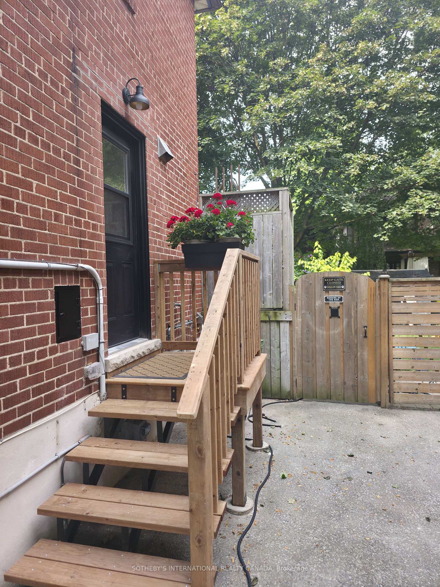 Photo 2 of 50 Allanbrooke Drive, Etobicoke, Kingsway South — HOMEH