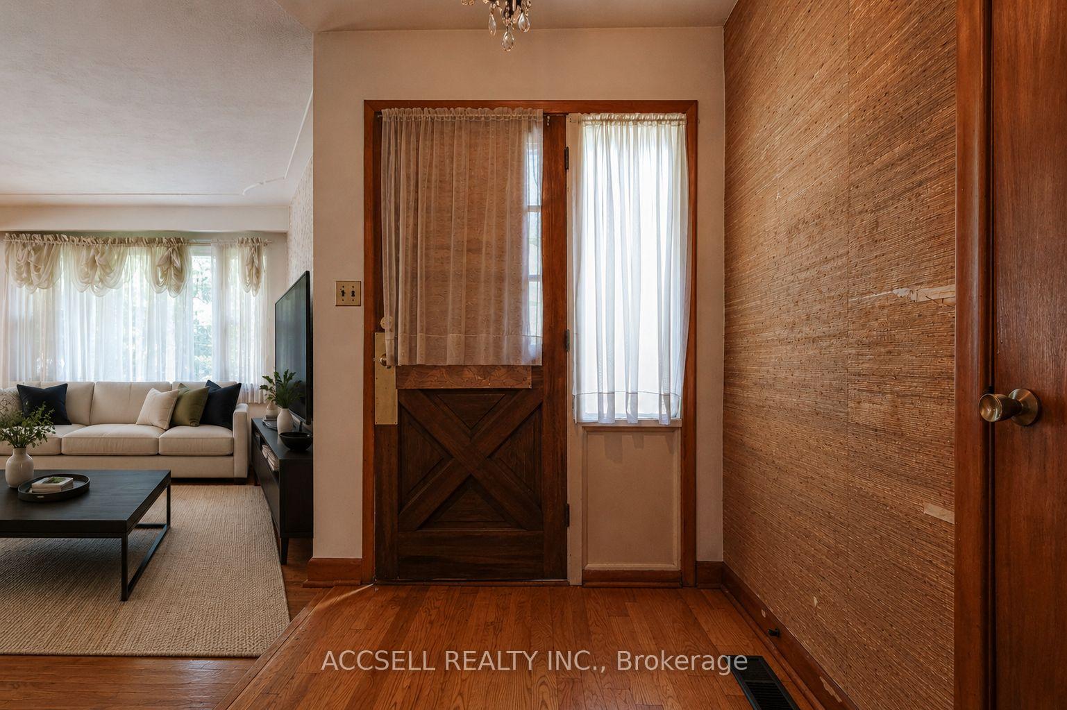Photo 4 of 1358 Sedgewick Crescent, Oakville, Southwest — HOMEH
