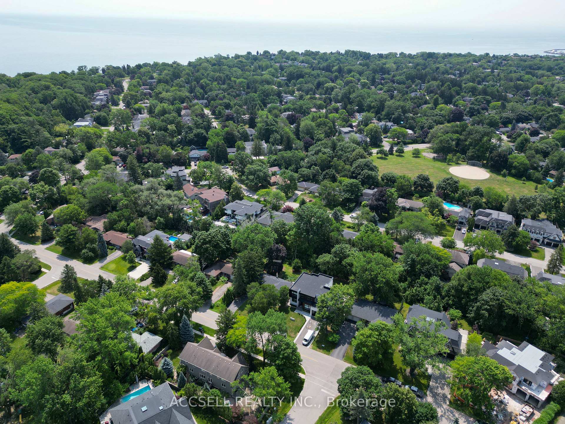 Photo 28 of 1358 Sedgewick Crescent, Oakville, Southwest — HOMEH