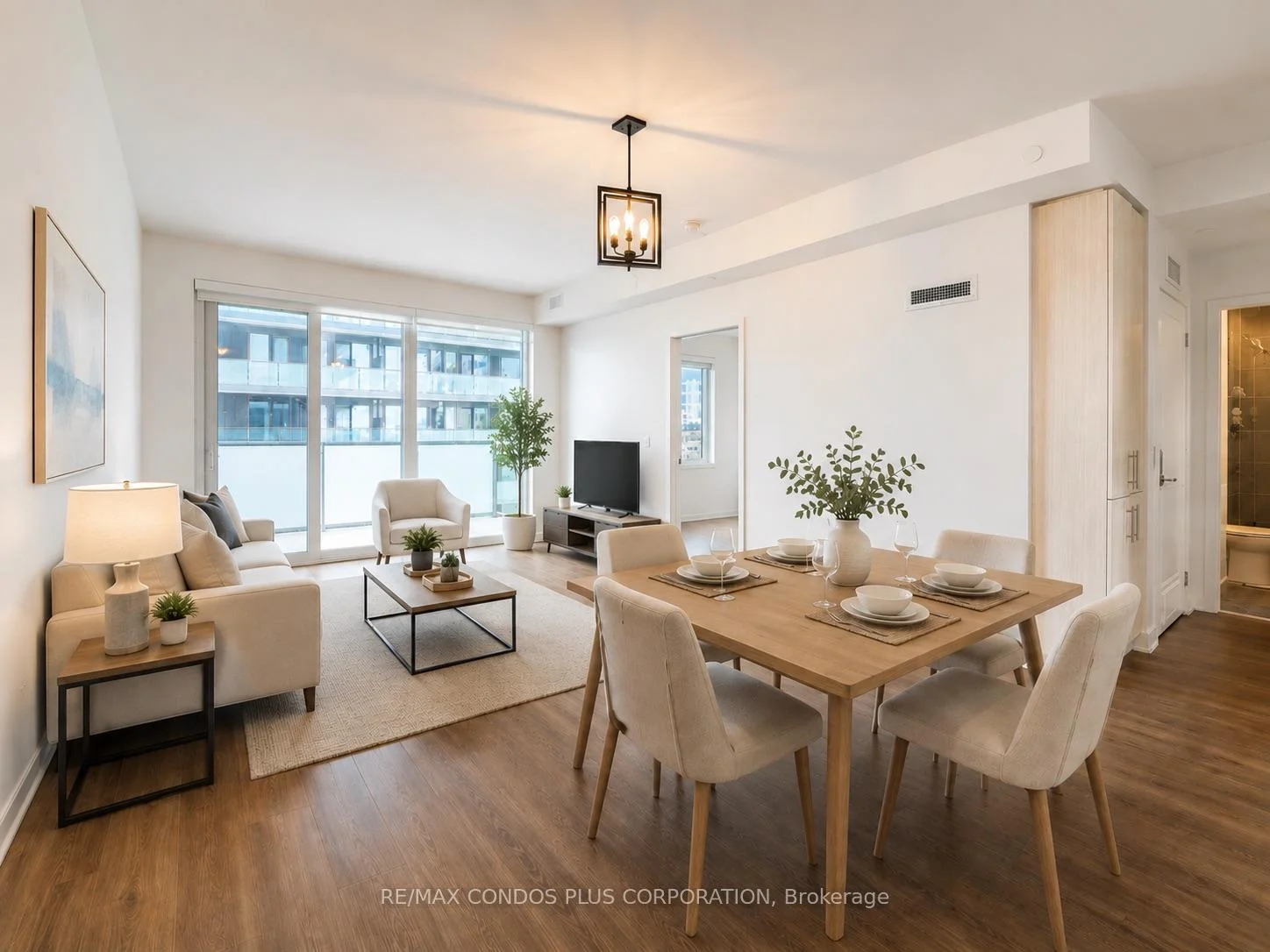 Photo 5 of Unit 503, 105 Oneida Crescent, Richmond Hill, Langstaff — HOMEH