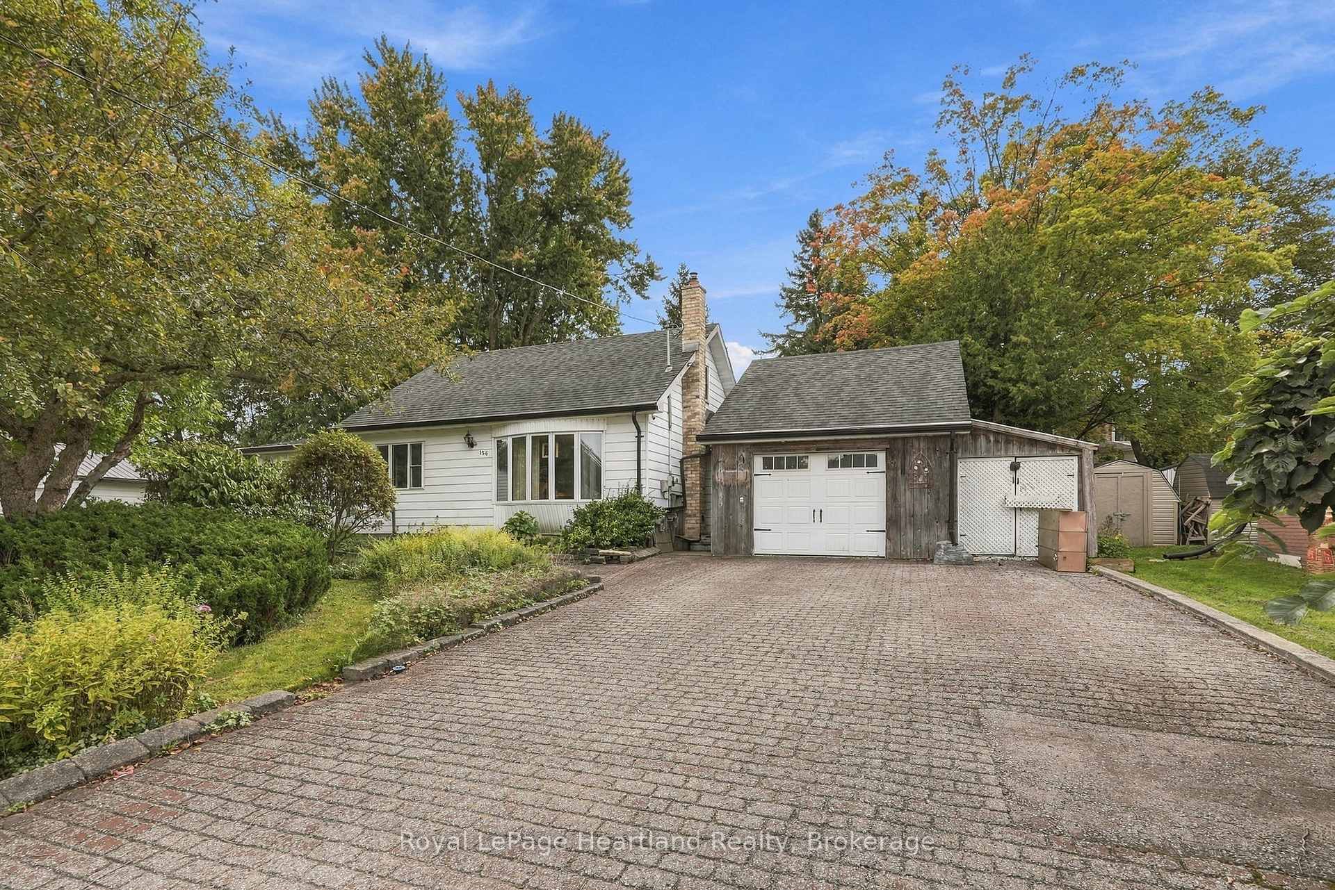 Photo 4 of 156 Queen Street S, Minto — HOMEH