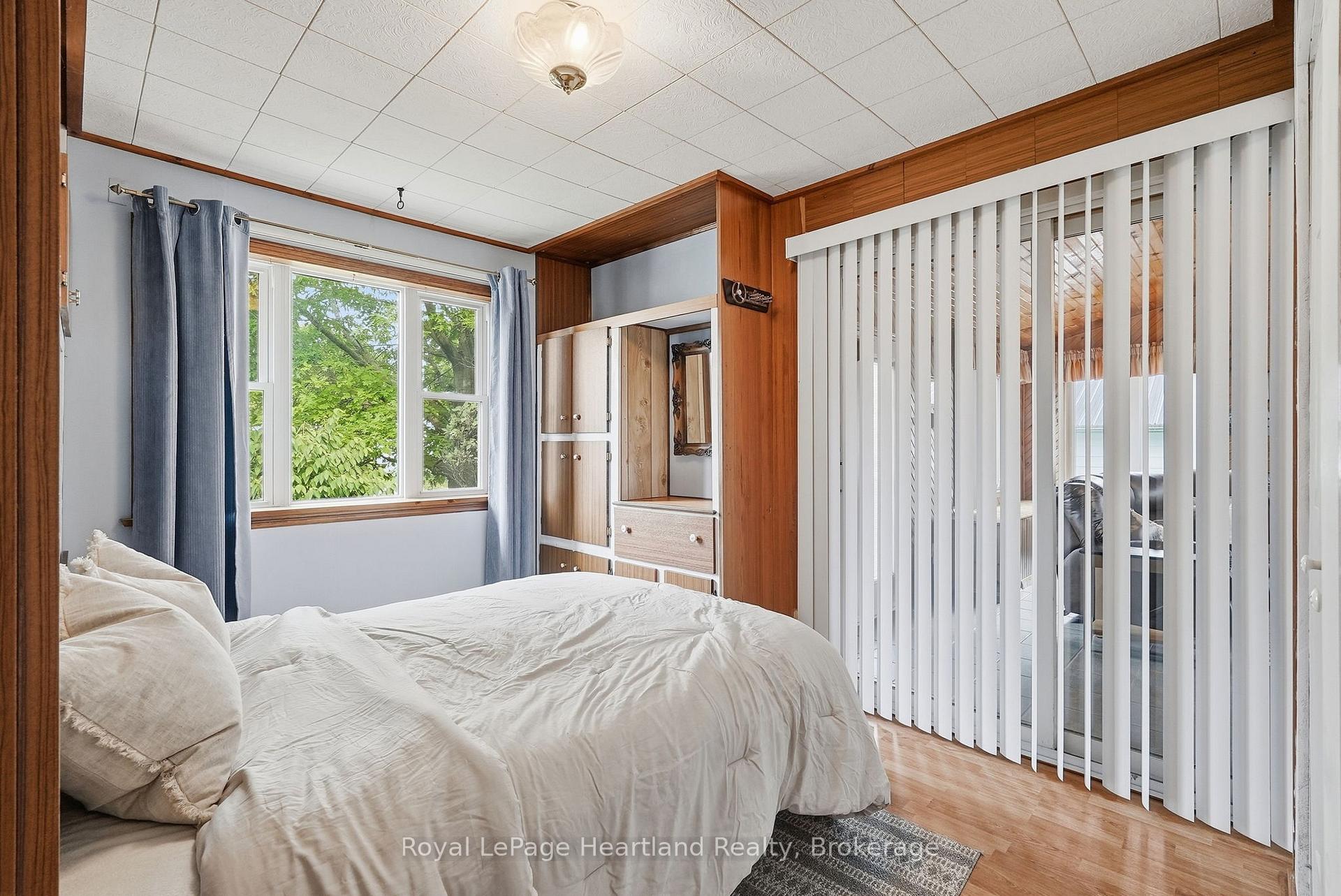 Photo 16 of 156 Queen Street S, Minto — HOMEH