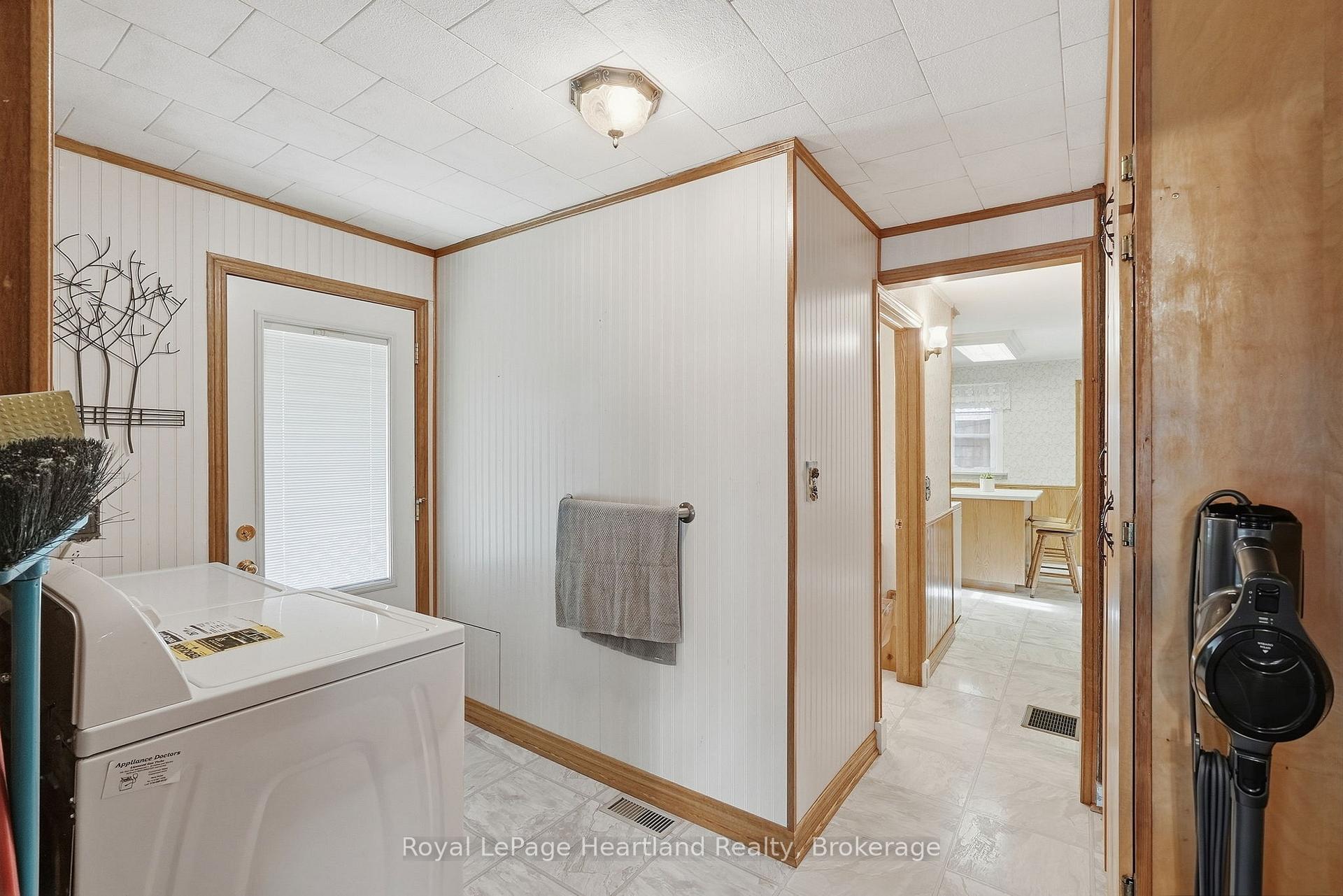 Photo 19 of 156 Queen Street S, Minto — HOMEH