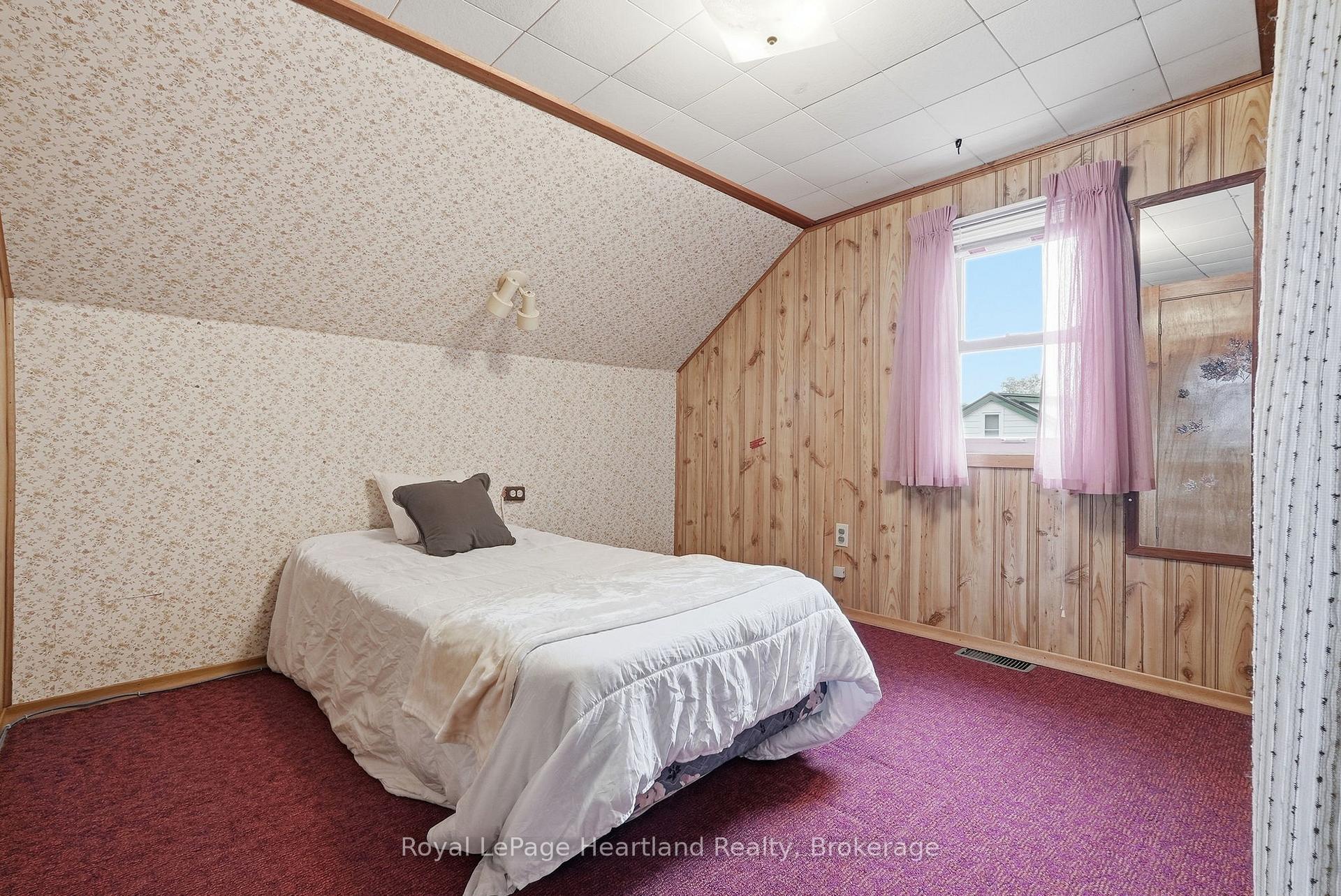 Photo 26 of 156 Queen Street S, Minto — HOMEH