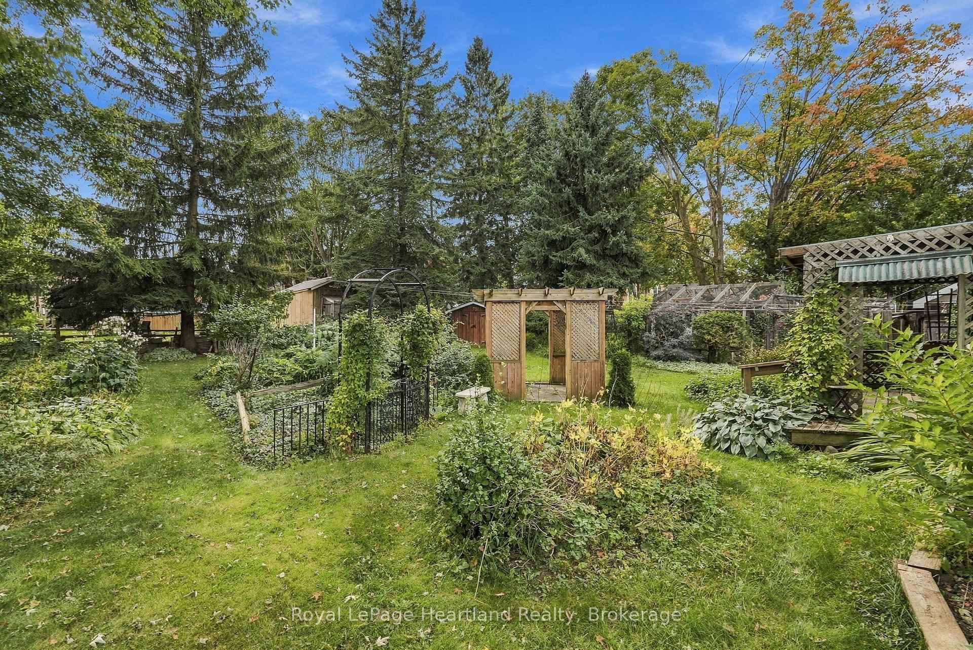 Photo 33 of 156 Queen Street S, Minto — HOMEH