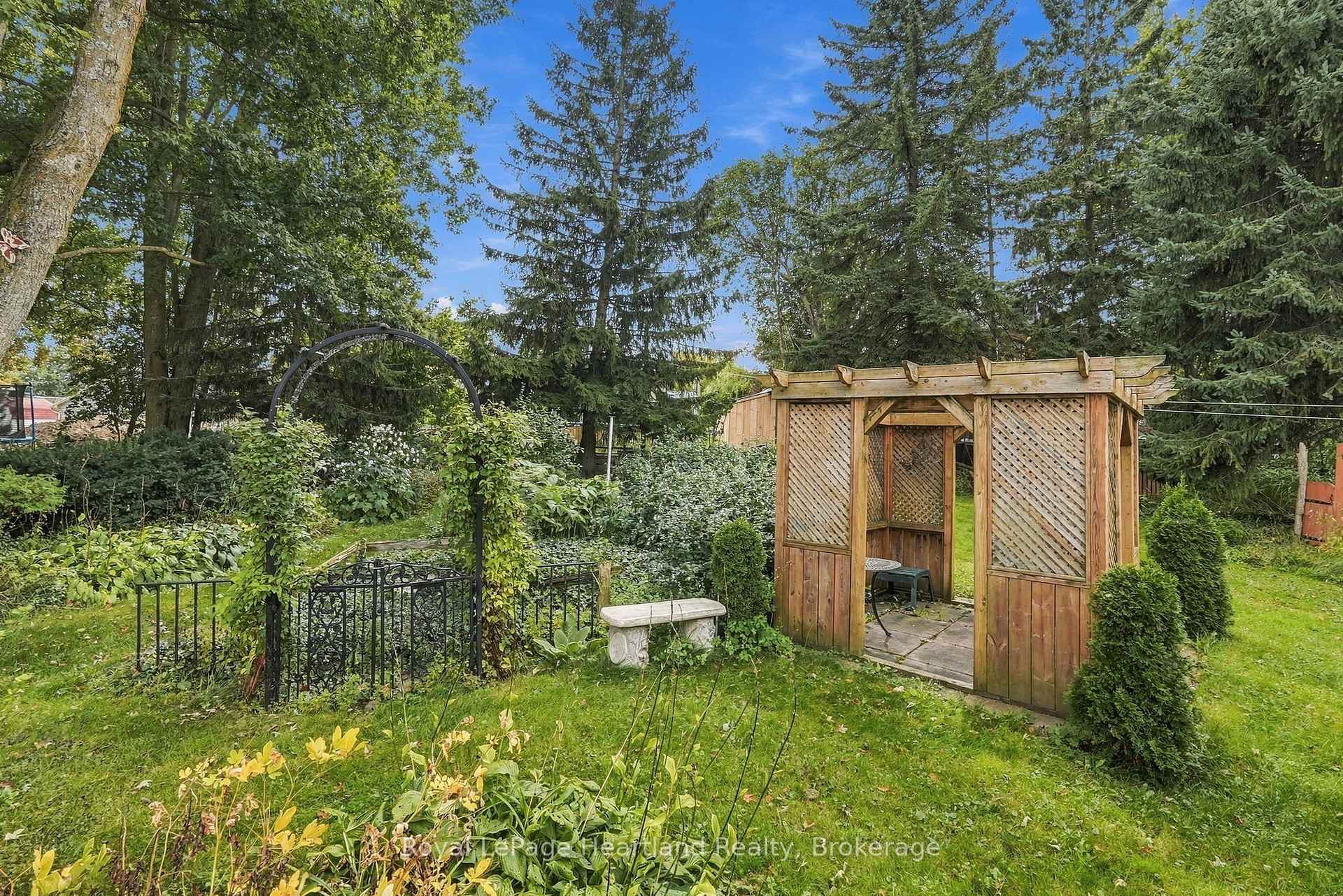 Photo 34 of 156 Queen Street S, Minto — HOMEH