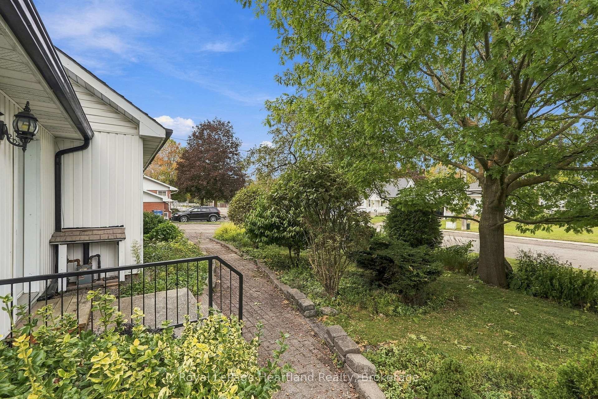 Photo 46 of 156 Queen Street S, Minto — HOMEH