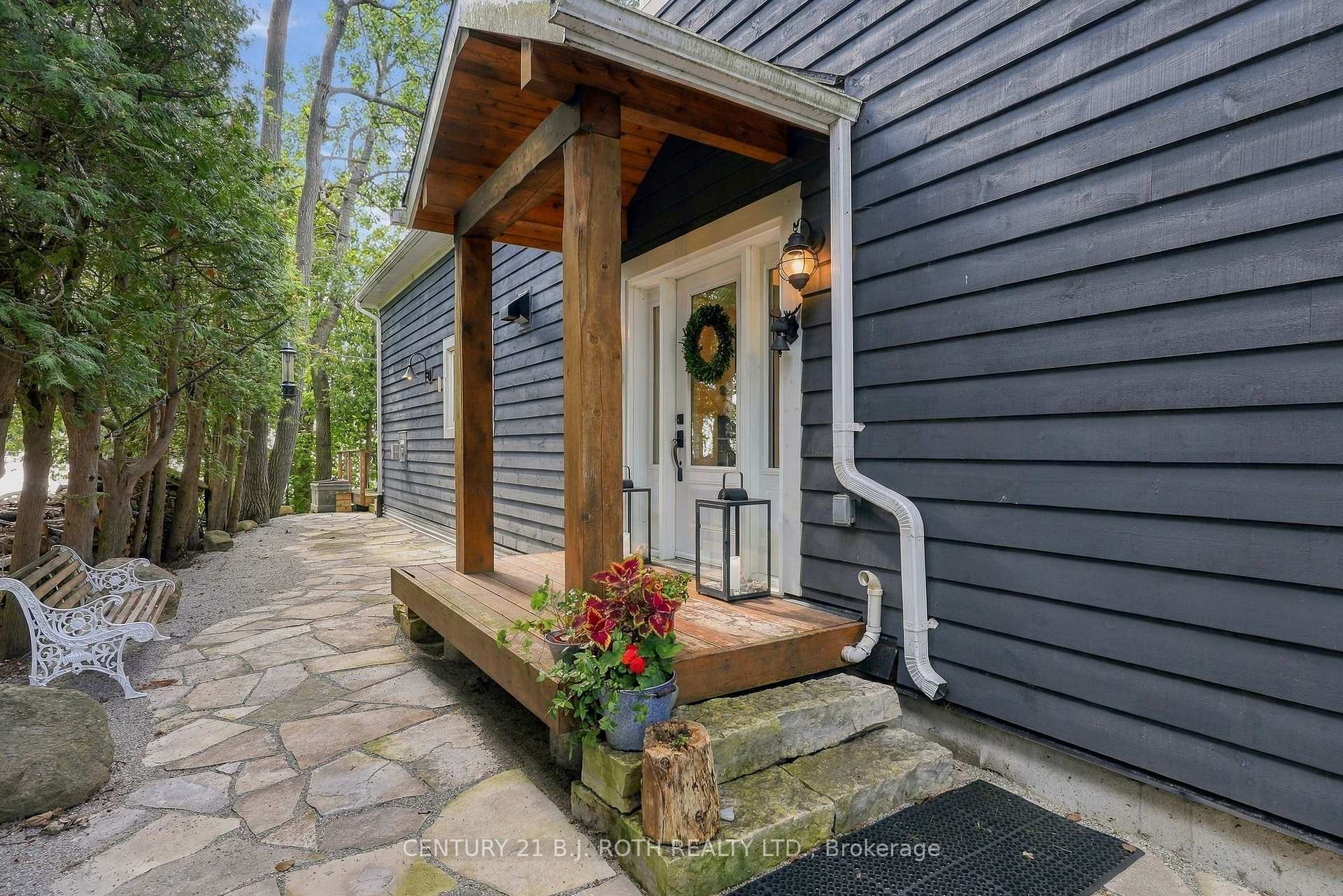 Photo 12 of 19 Stanley Avenue, Oro-Medonte, Rural Oro-Medonte — HOMEH
