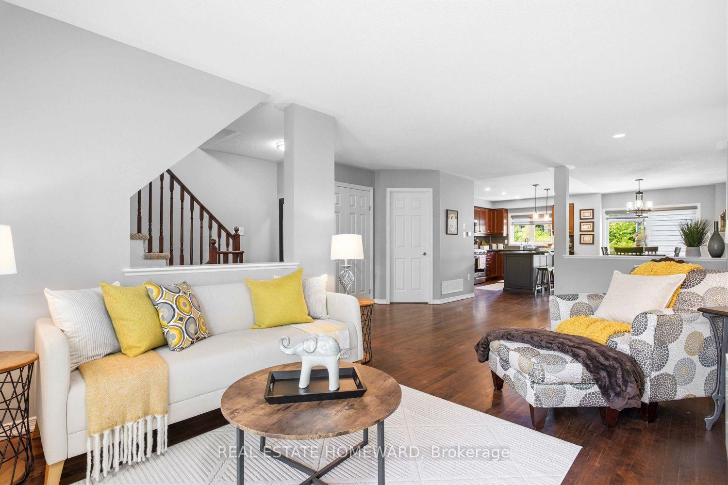 Photo 4 of Unit 10, 571 Longworth Avenue E, Clarington, Bowmanville — HOMEH