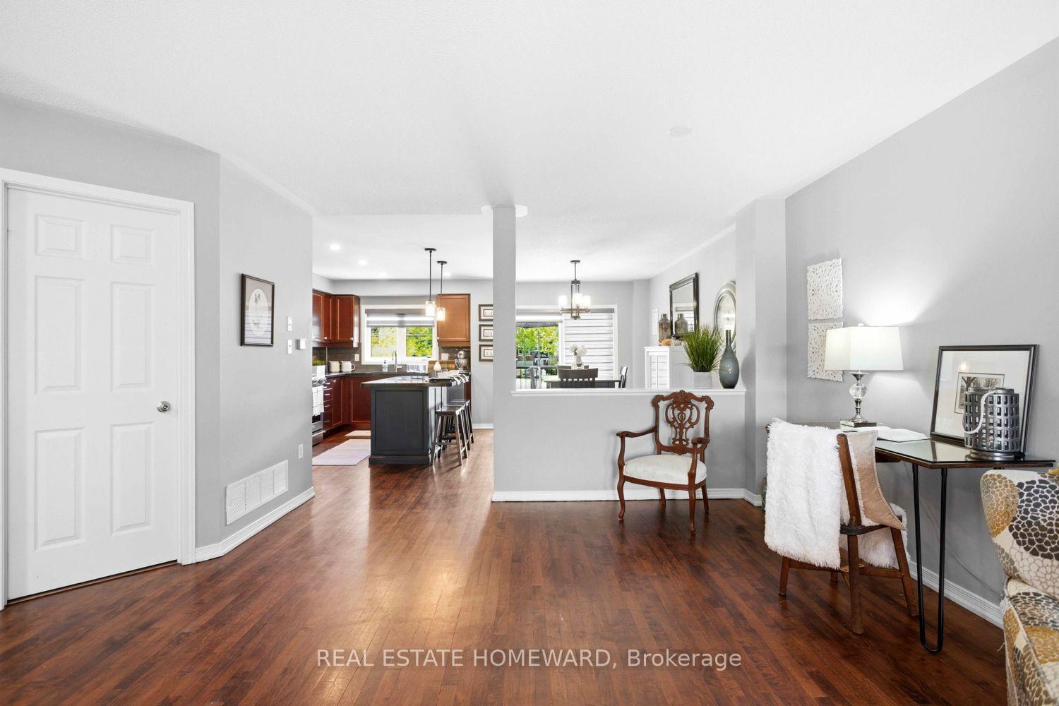 Photo 9 of Unit 10, 571 Longworth Avenue E, Clarington, Bowmanville — HOMEH
