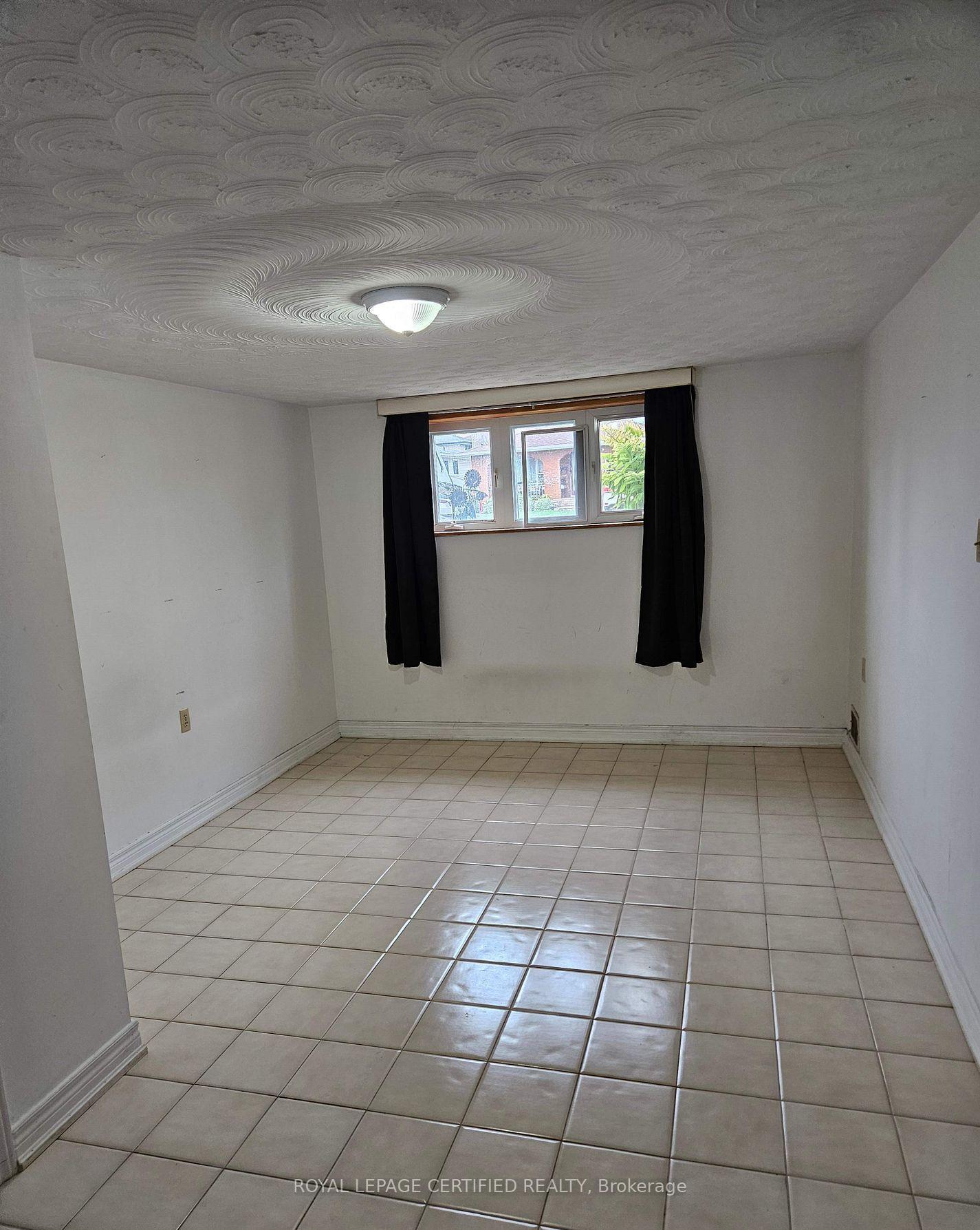 Photo 5 of Unit Bsmt, 115 Deerhurst Road, Hamilton, Stoney Creek — HOMEH