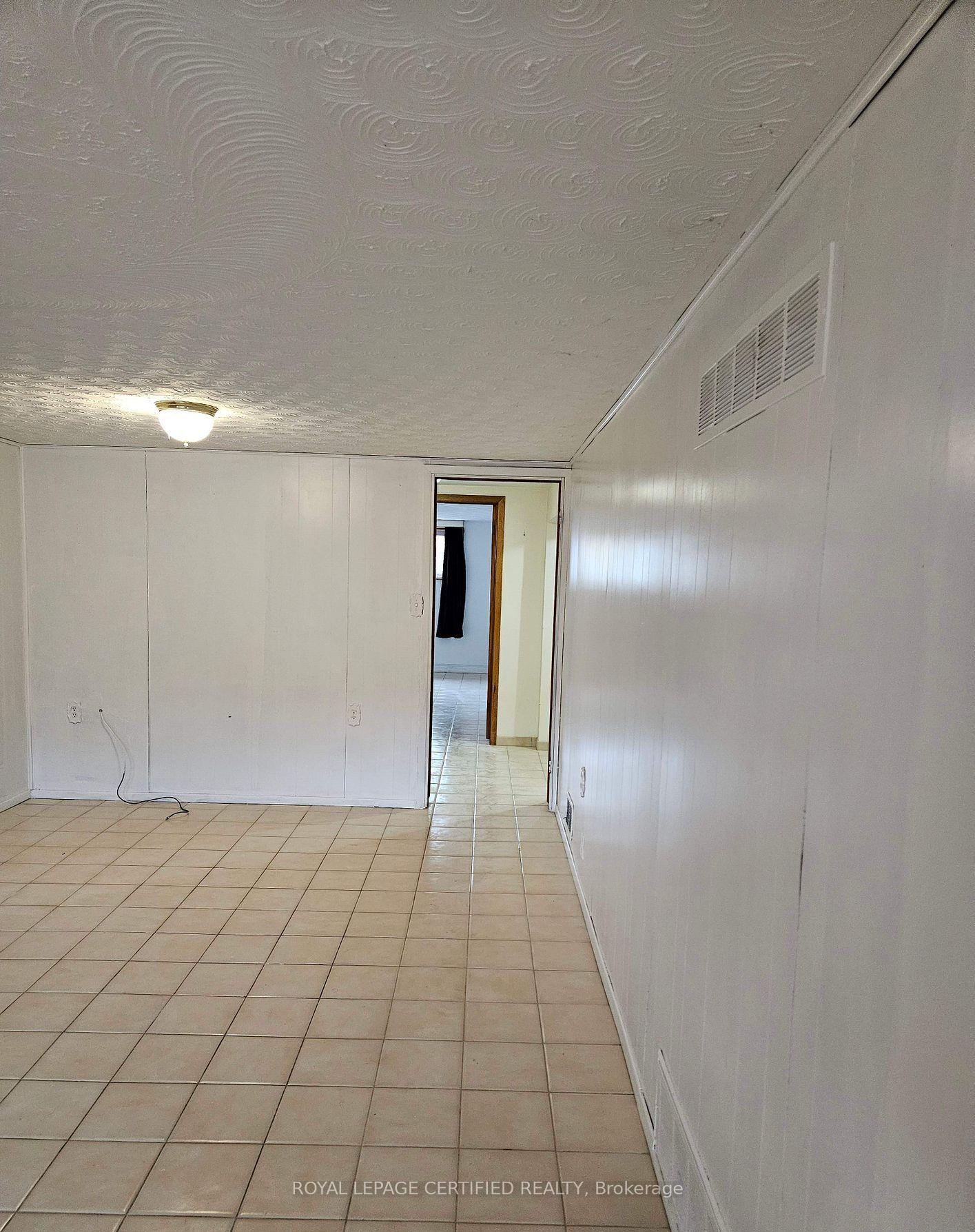 Photo 8 of Unit Bsmt, 115 Deerhurst Road, Hamilton, Stoney Creek — HOMEH