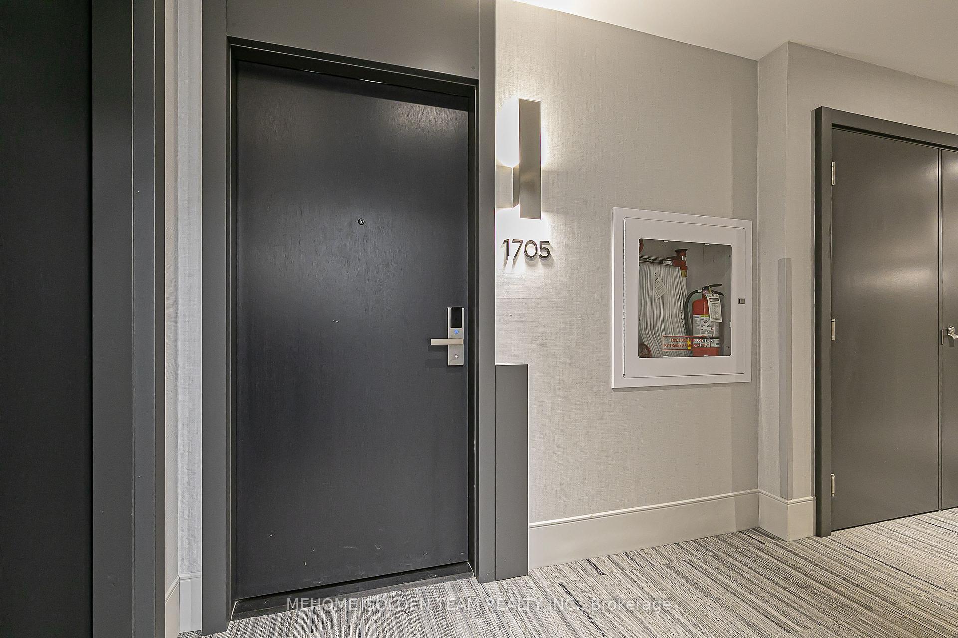 Photo 5 of Unit 1705, 18 Water Walk Drive, Markham, Unionville — HOMEH