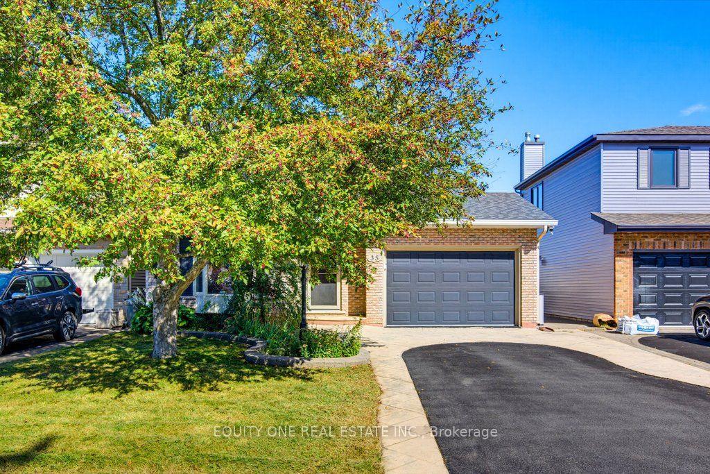 Photo 3 of 35 Ivylea Street, Ottawa, Craig Henry/Woodvale — HOMEH