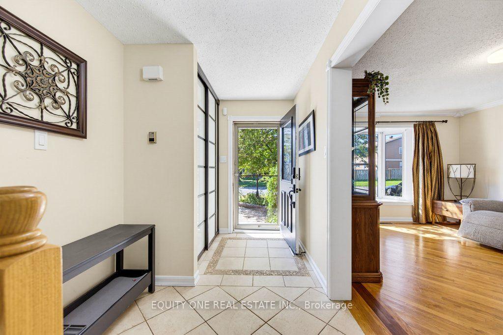 Photo 5 of 35 Ivylea Street, Ottawa, Craig Henry/Woodvale — HOMEH