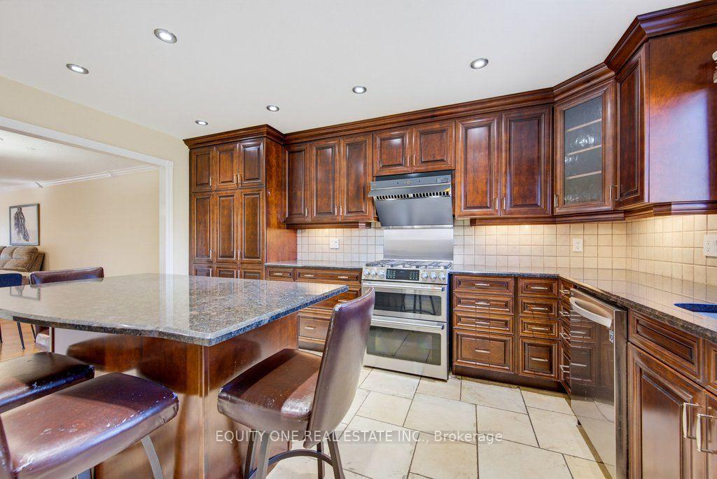 Photo 12 of 35 Ivylea Street, Ottawa, Craig Henry/Woodvale — HOMEH