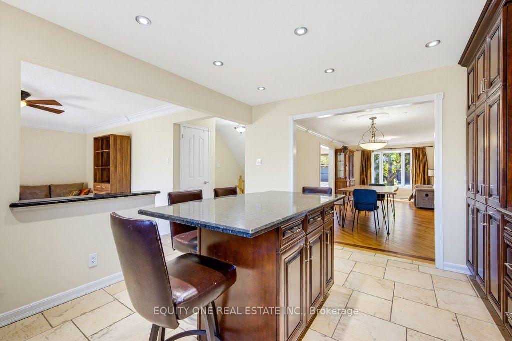 Photo 13 of 35 Ivylea Street, Ottawa, Craig Henry/Woodvale — HOMEH