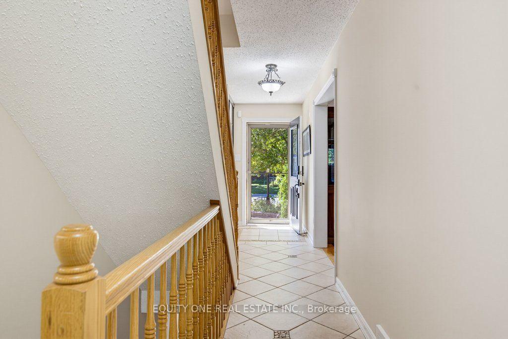Photo 19 of 35 Ivylea Street, Ottawa, Craig Henry/Woodvale — HOMEH