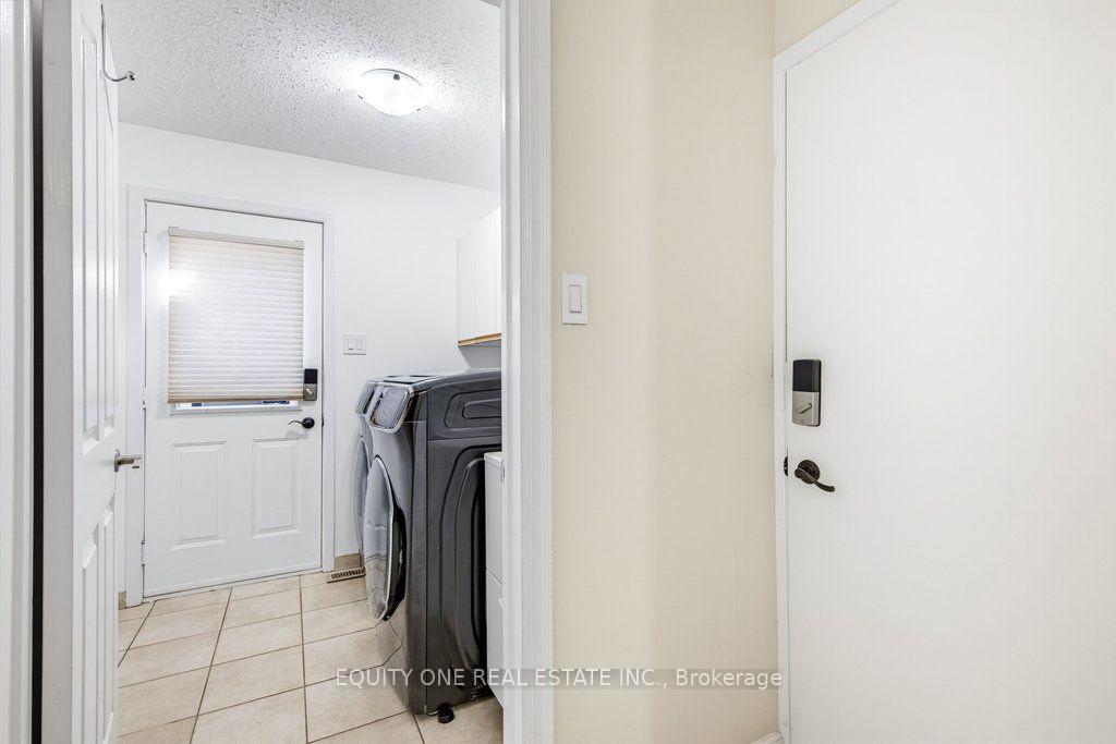 Photo 20 of 35 Ivylea Street, Ottawa, Craig Henry/Woodvale — HOMEH