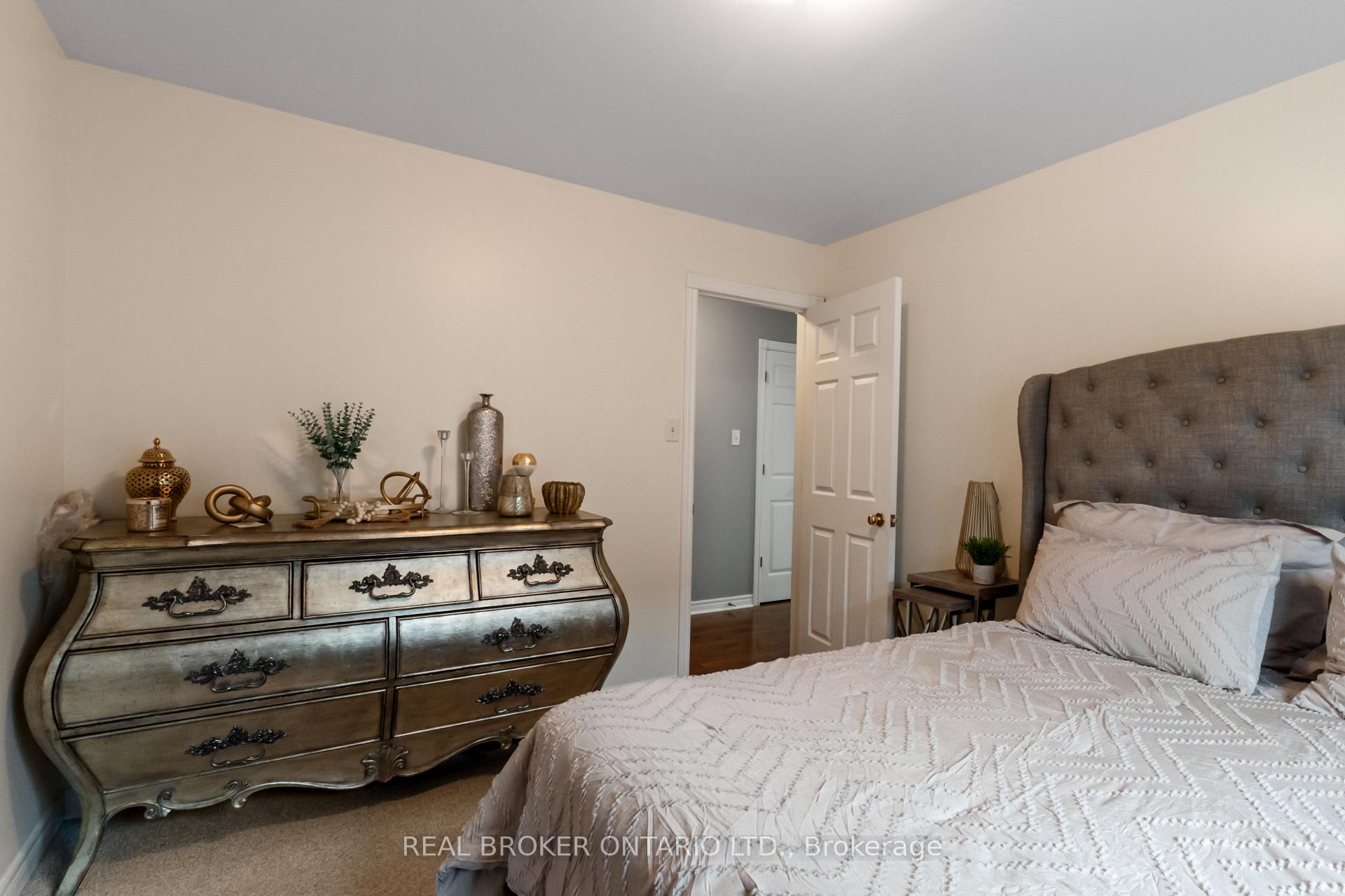 Photo 14 of 865 Bertrand Terrace, Peterborough, Monaghan Ward 2 — HOMEH