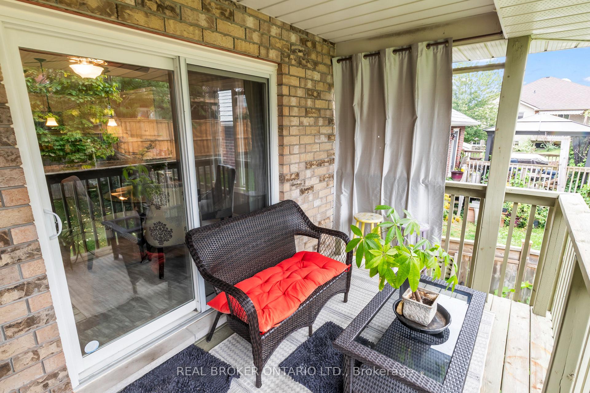 Photo 32 of 865 Bertrand Terrace, Peterborough, Monaghan Ward 2 — HOMEH