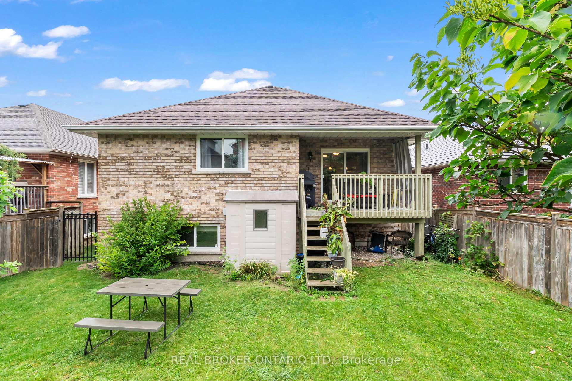 Photo 33 of 865 Bertrand Terrace, Peterborough, Monaghan Ward 2 — HOMEH