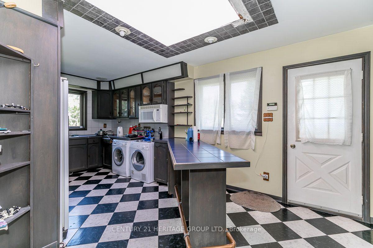 Photo 11 of 3515 Sideroad 10, Bradford West Gwillimbury, Bradford — HOMEH
