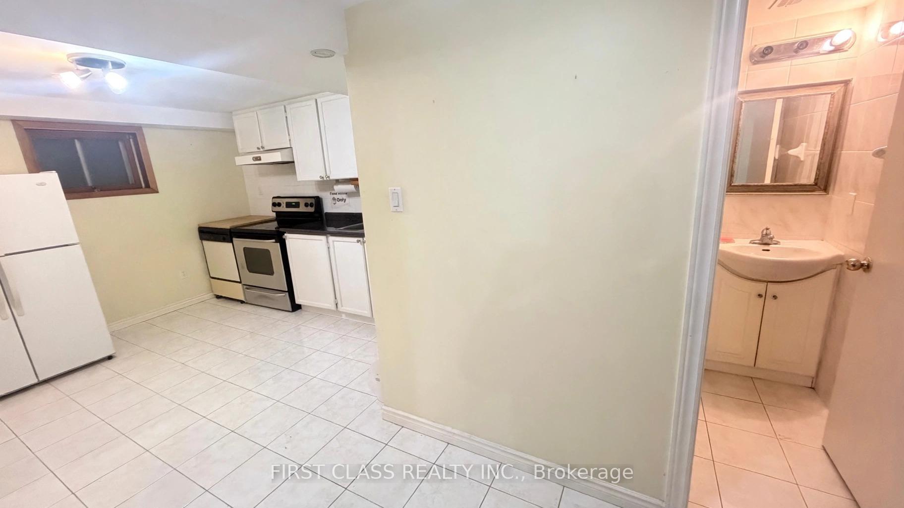 Photo 5 of Unit Basement, 81 Apache Trail, North York, Pleasant View — HOMEH