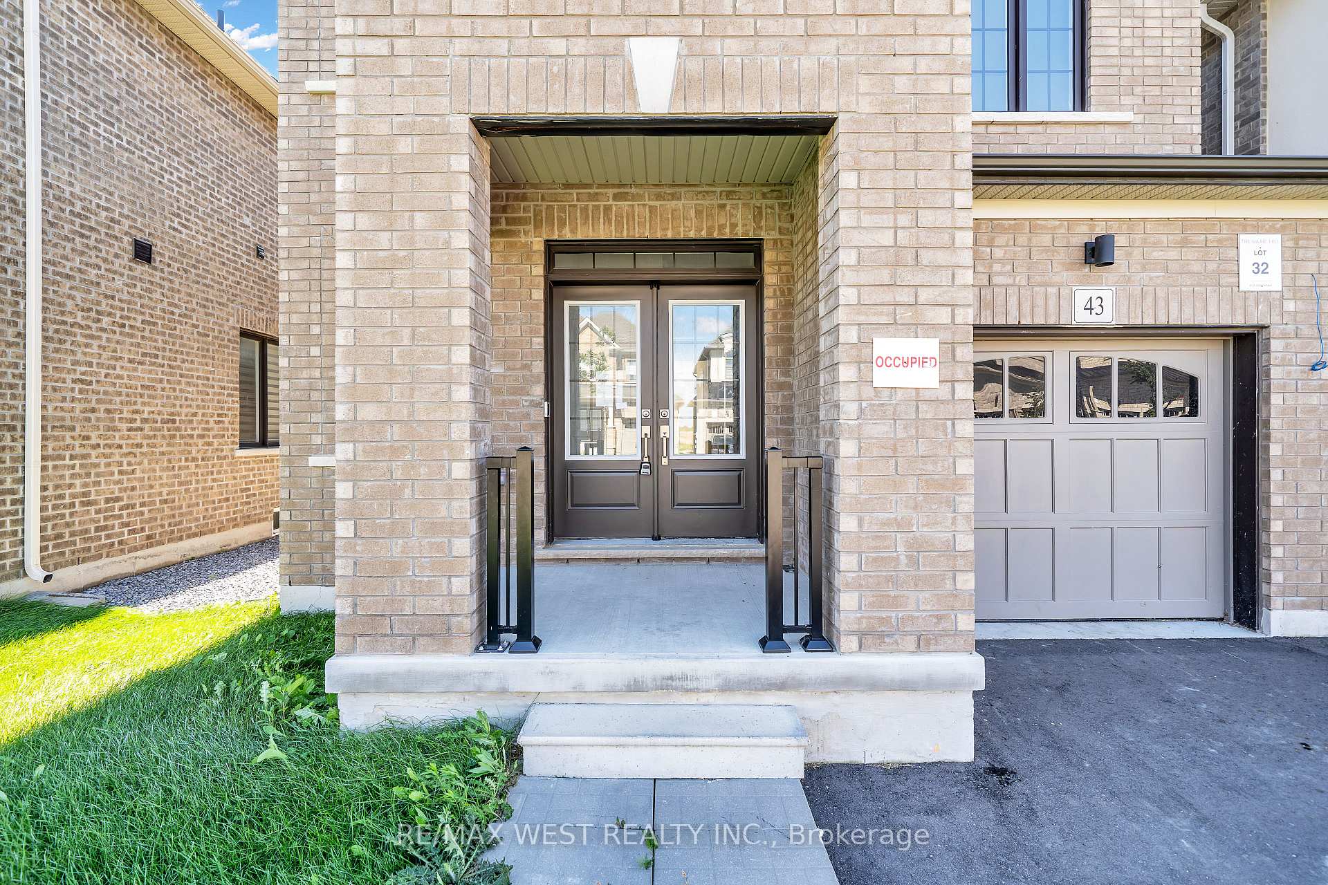 Photo 2 of 43 Ed Ewert Avenue, Clarington, Newcastle — HOMEH