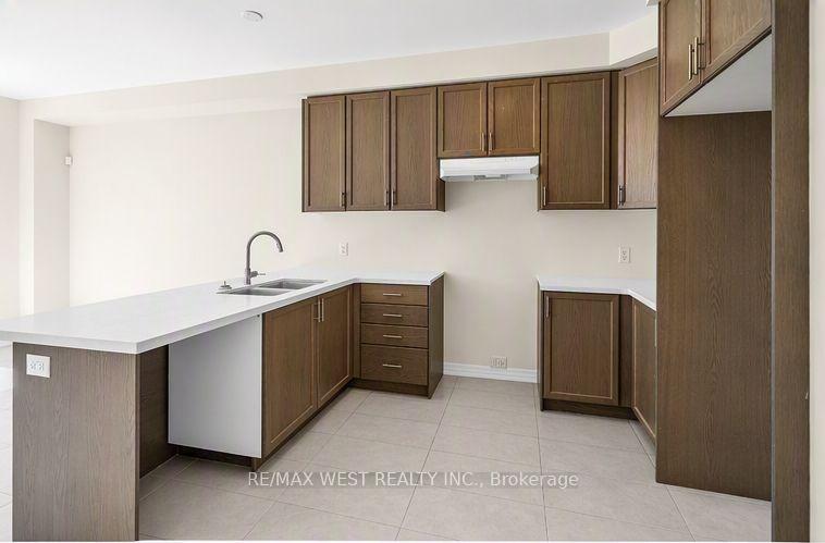 Photo 3 of 43 Ed Ewert Avenue, Clarington, Newcastle — HOMEH