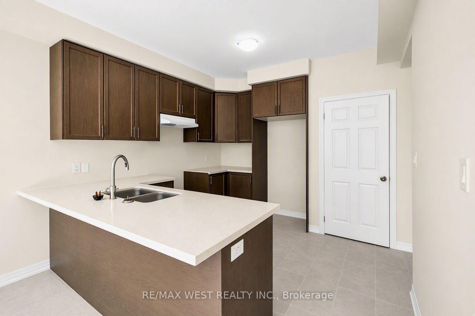 Photo 4 of 43 Ed Ewert Avenue, Clarington, Newcastle — HOMEH