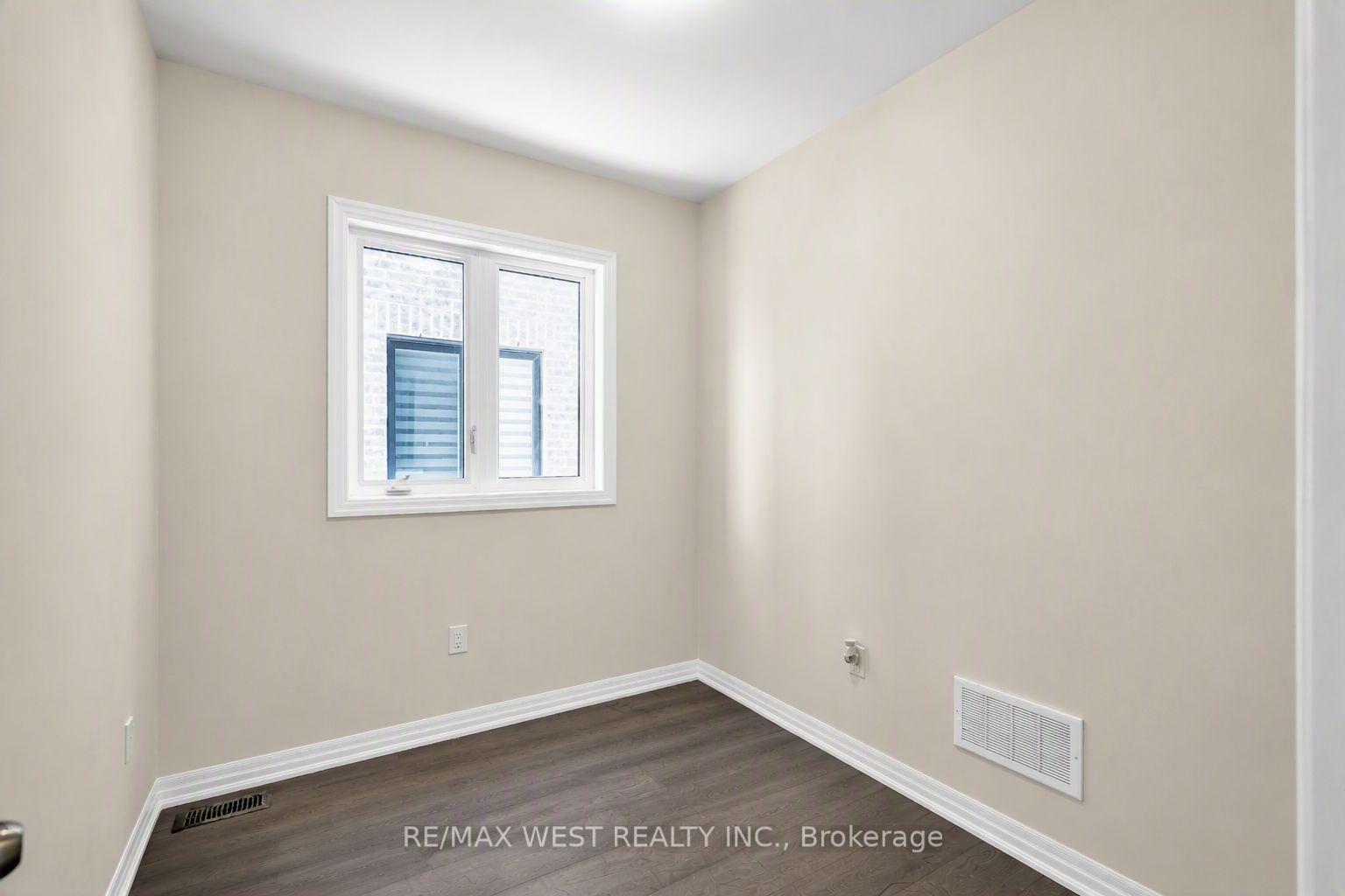Photo 16 of 43 Ed Ewert Avenue, Clarington, Newcastle — HOMEH