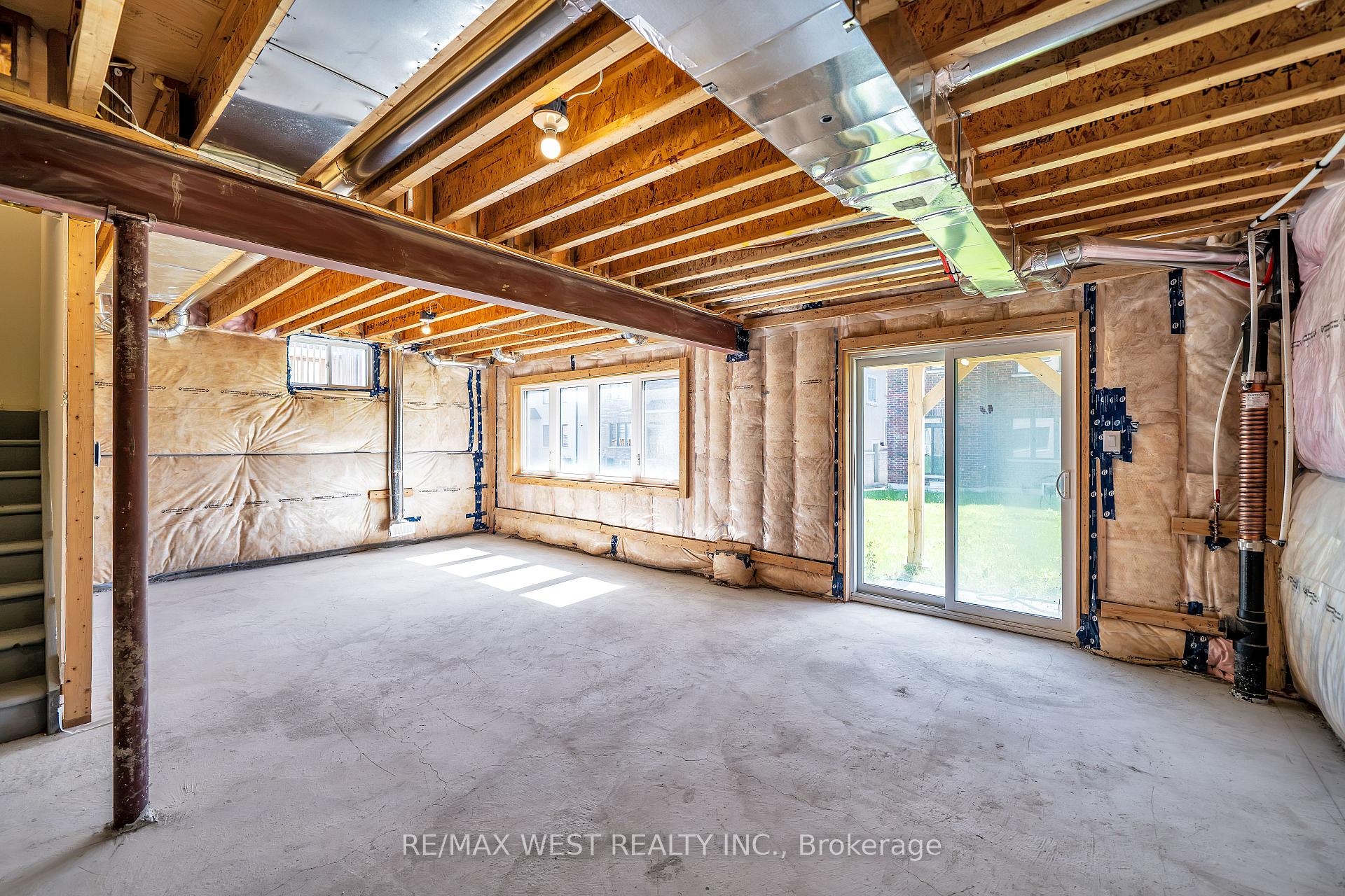 Photo 21 of 43 Ed Ewert Avenue, Clarington, Newcastle — HOMEH