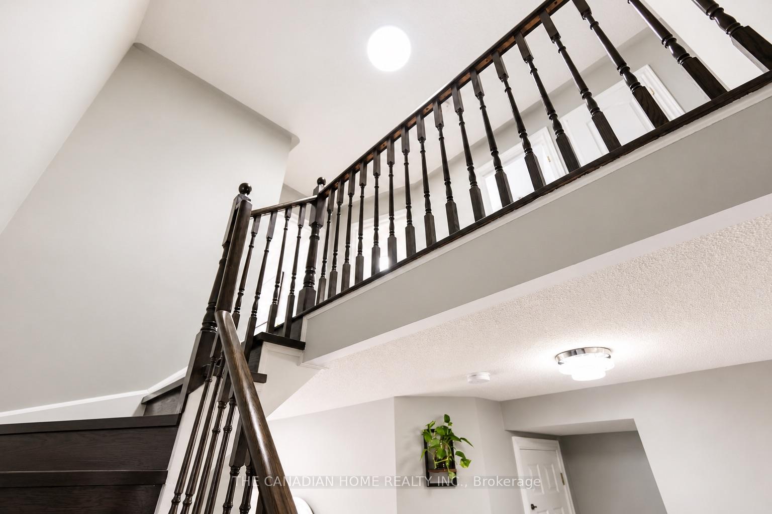 Photo 14 of 124 Tomabrook Crescent, Brampton, Sandringham-Wellington — HOMEH