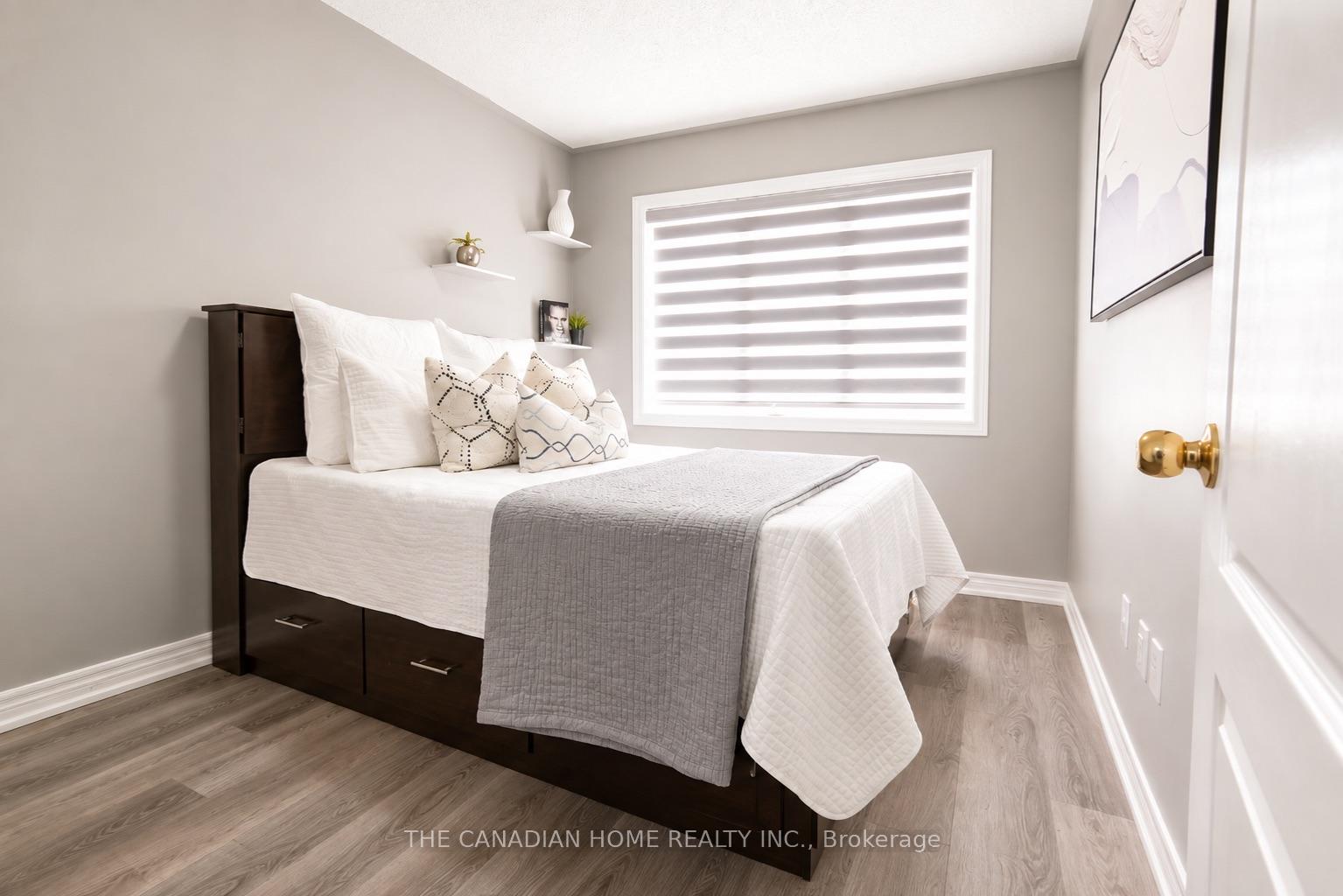 Photo 21 of 124 Tomabrook Crescent, Brampton, Sandringham-Wellington — HOMEH