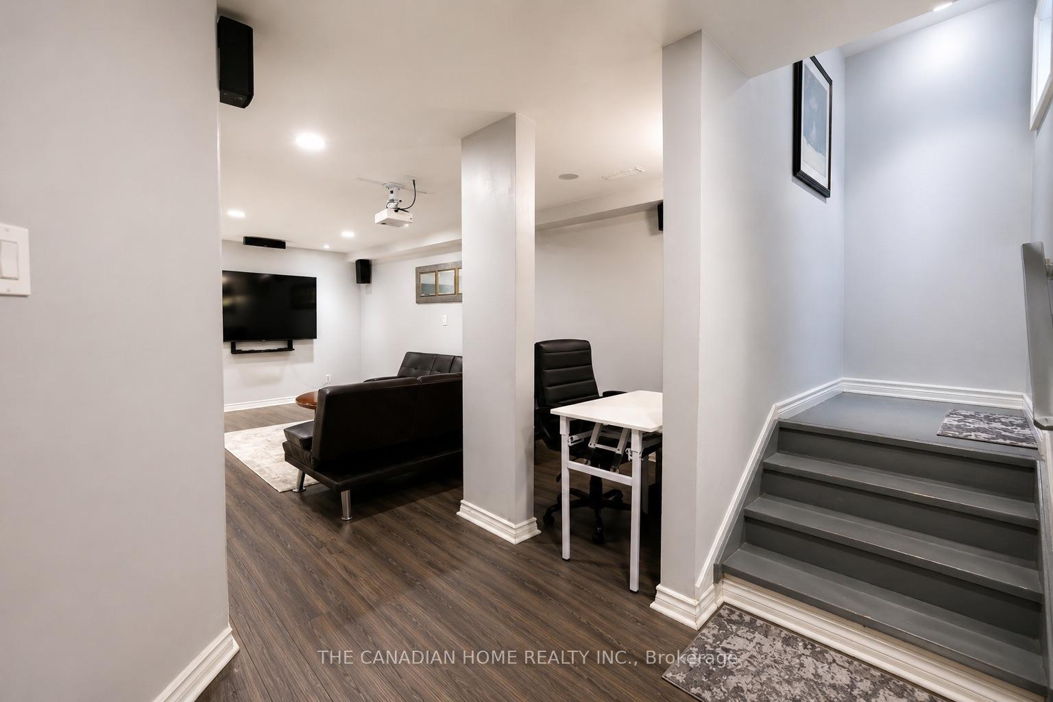 Photo 24 of 124 Tomabrook Crescent, Brampton, Sandringham-Wellington — HOMEH