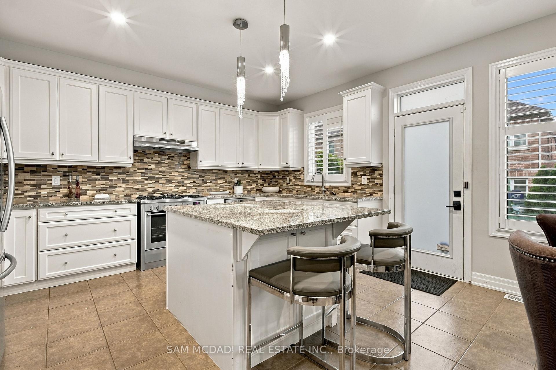 Photo 16 of 146 Mcwilliams Crescent, Oakville, Glenorchy — HOMEH