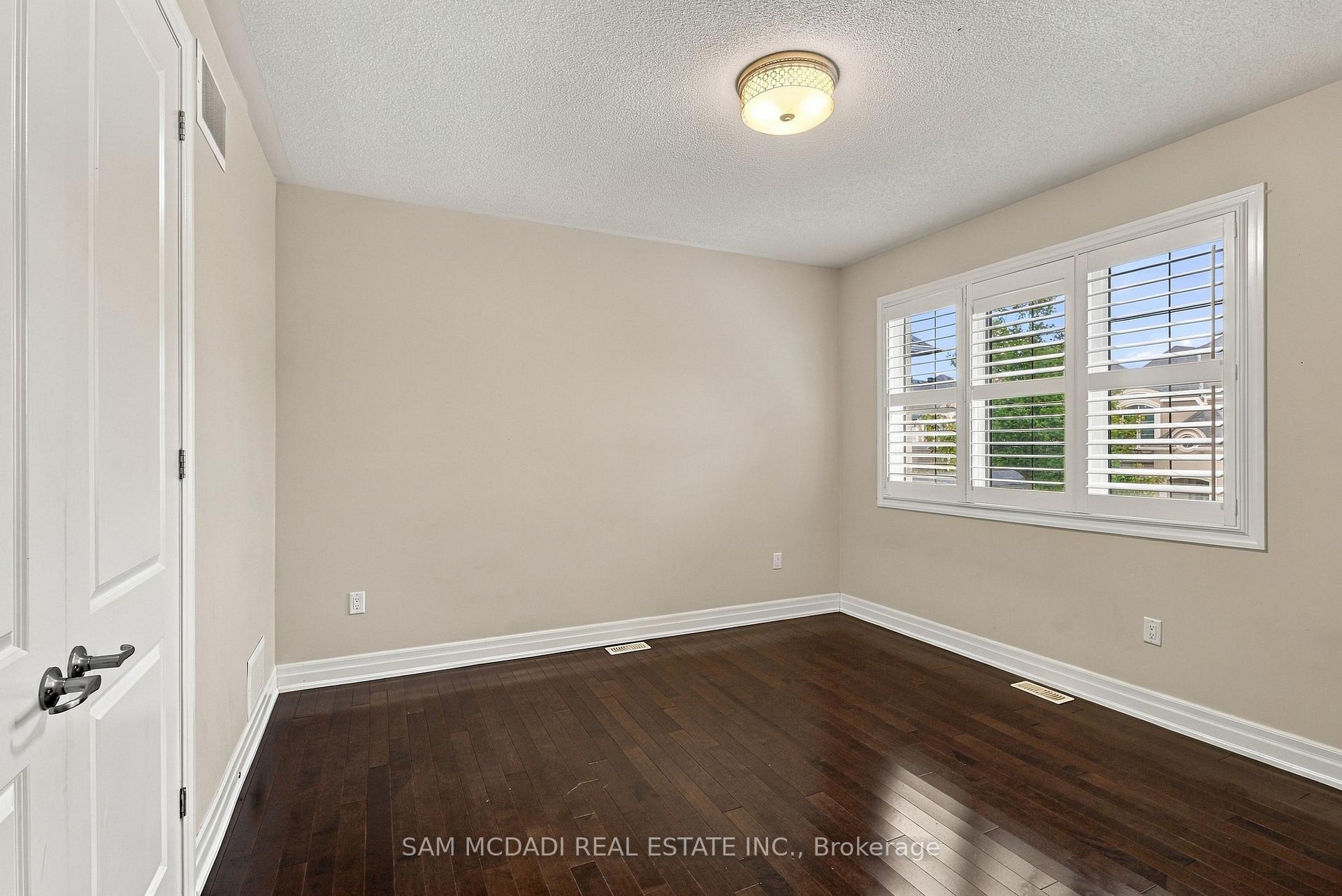 Photo 31 of 146 Mcwilliams Crescent, Oakville, Glenorchy — HOMEH
