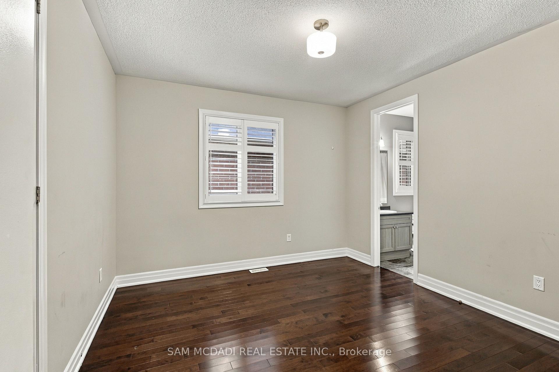 Photo 33 of 146 Mcwilliams Crescent, Oakville, Glenorchy — HOMEH