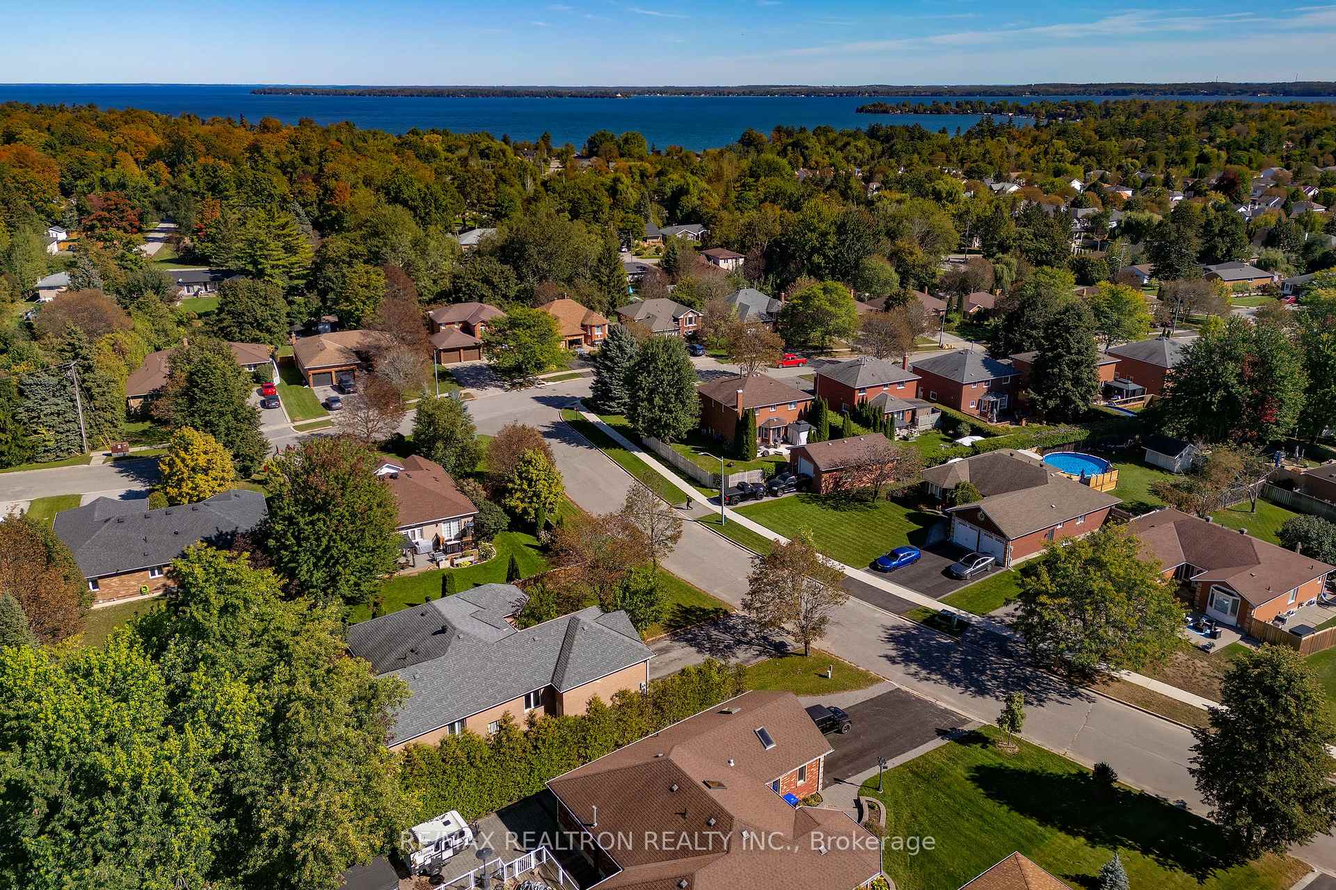 Photo 3 of 2010 Lea Street, Innisfil, Alcona — HOMEH