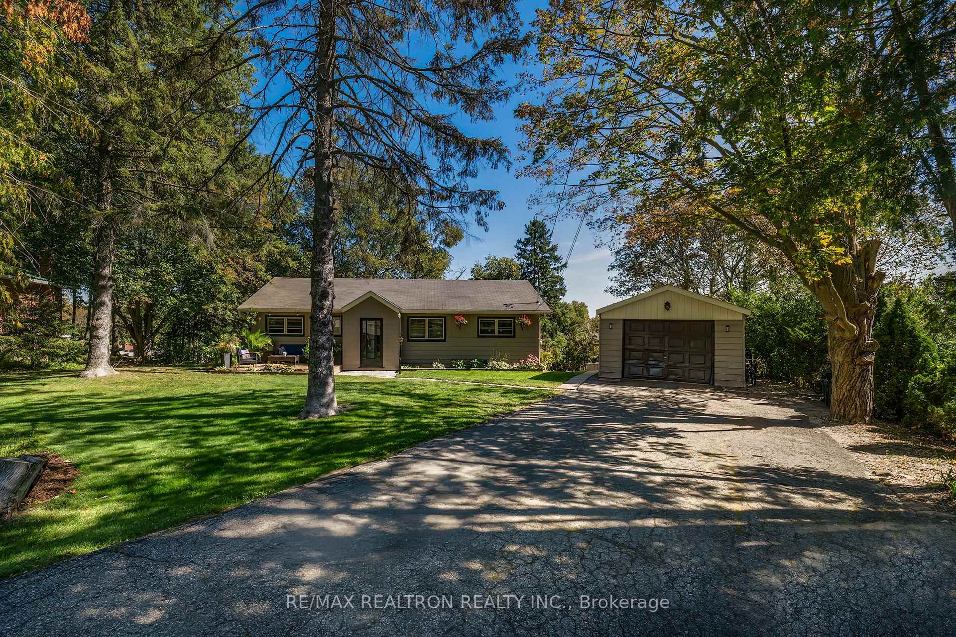 Photo 6 of 2010 Lea Street, Innisfil, Alcona — HOMEH