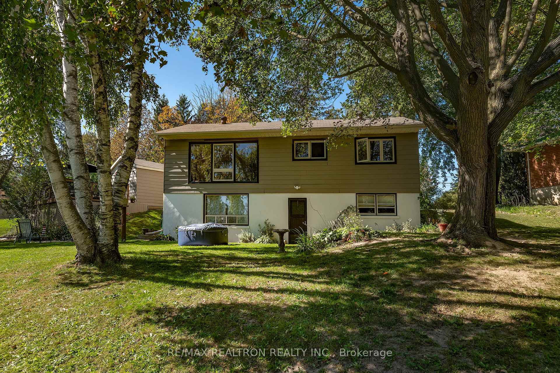 Photo 37 of 2010 Lea Street, Innisfil, Alcona — HOMEH