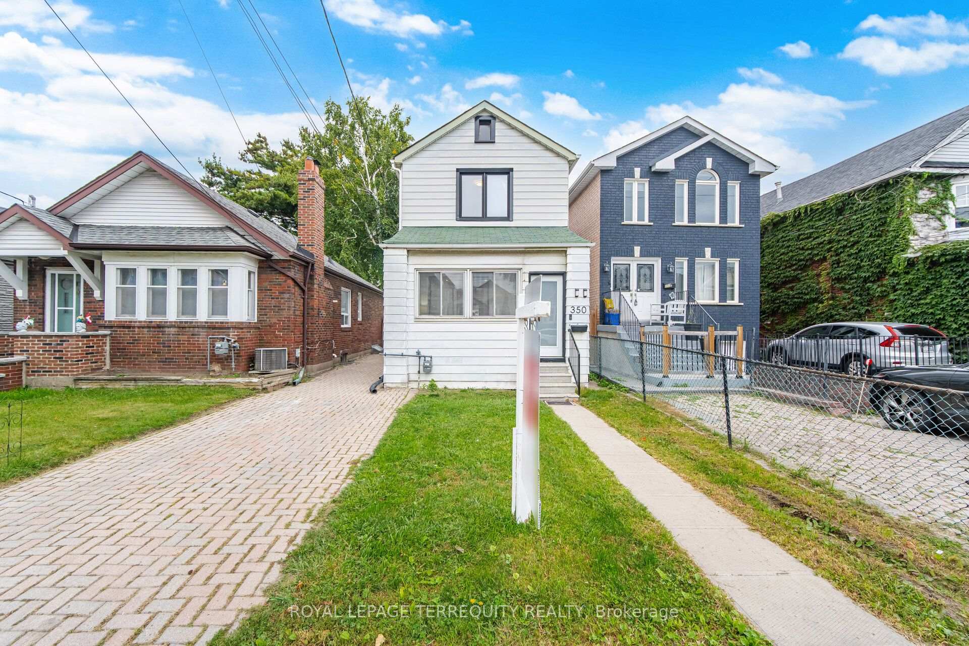 Photo 2 of 350 Lumsden Avenue, Toronto, Woodbine-Lumsden — HOMEH
