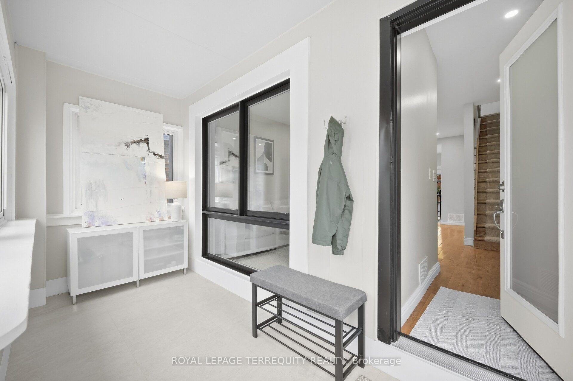 Photo 3 of 350 Lumsden Avenue, Toronto, Woodbine-Lumsden — HOMEH