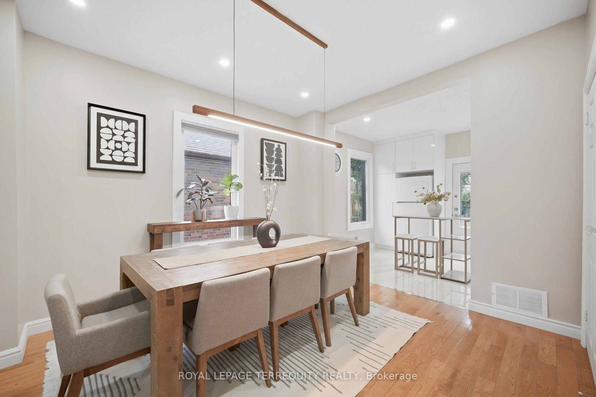 Photo 10 of 350 Lumsden Avenue, Toronto, Woodbine-Lumsden — HOMEH