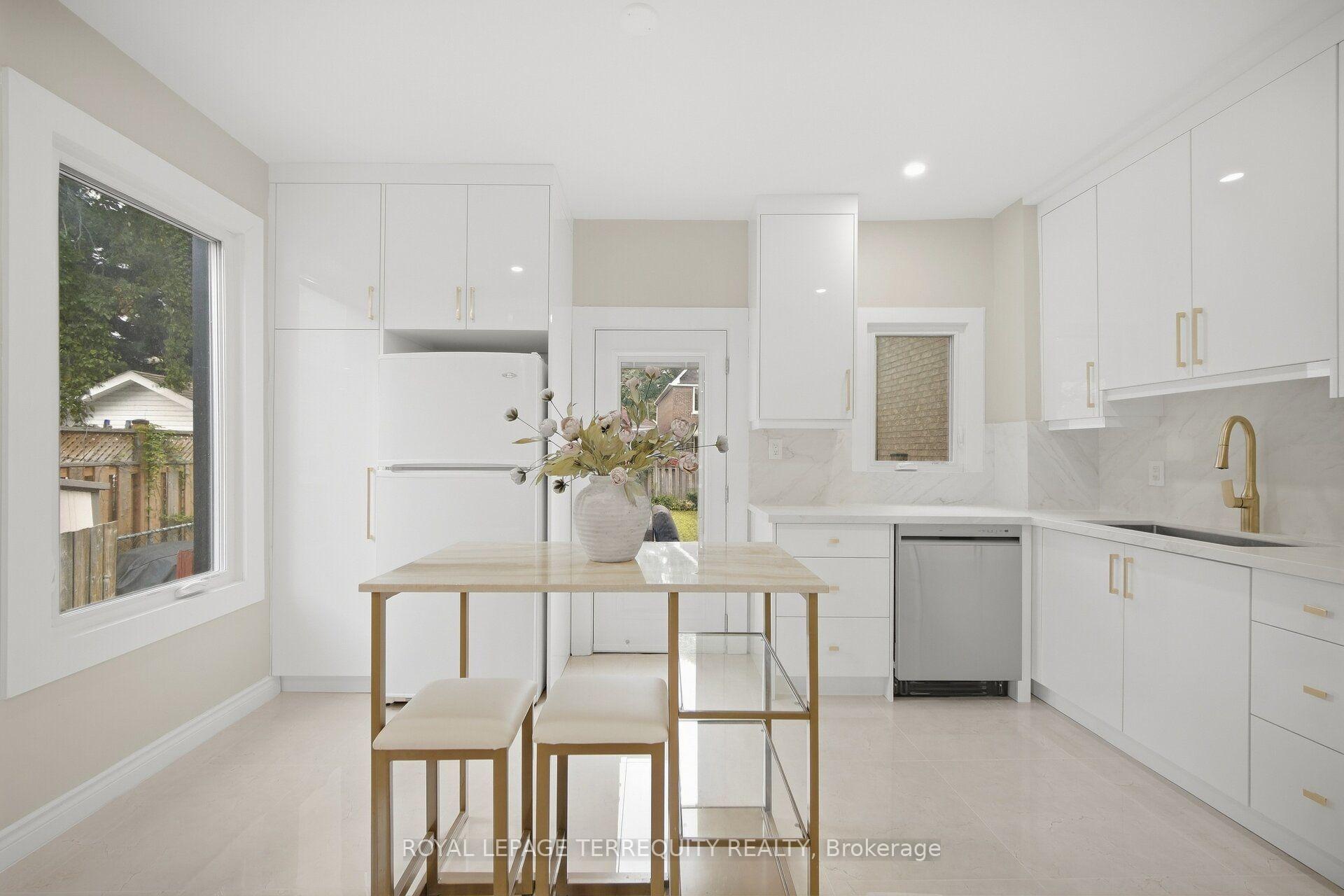 Photo 14 of 350 Lumsden Avenue, Toronto, Woodbine-Lumsden — HOMEH