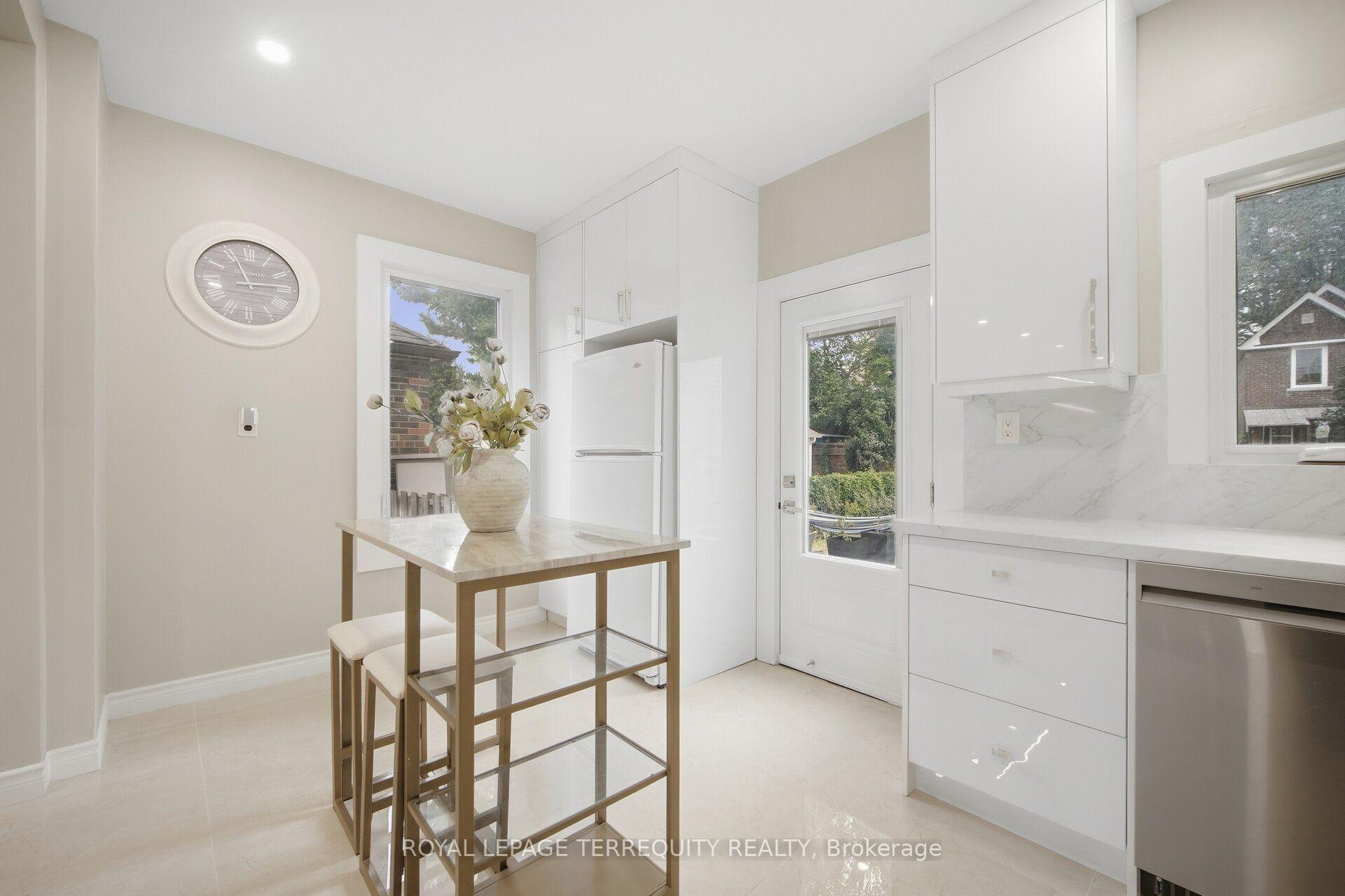 Photo 21 of 350 Lumsden Avenue, Toronto, Woodbine-Lumsden — HOMEH